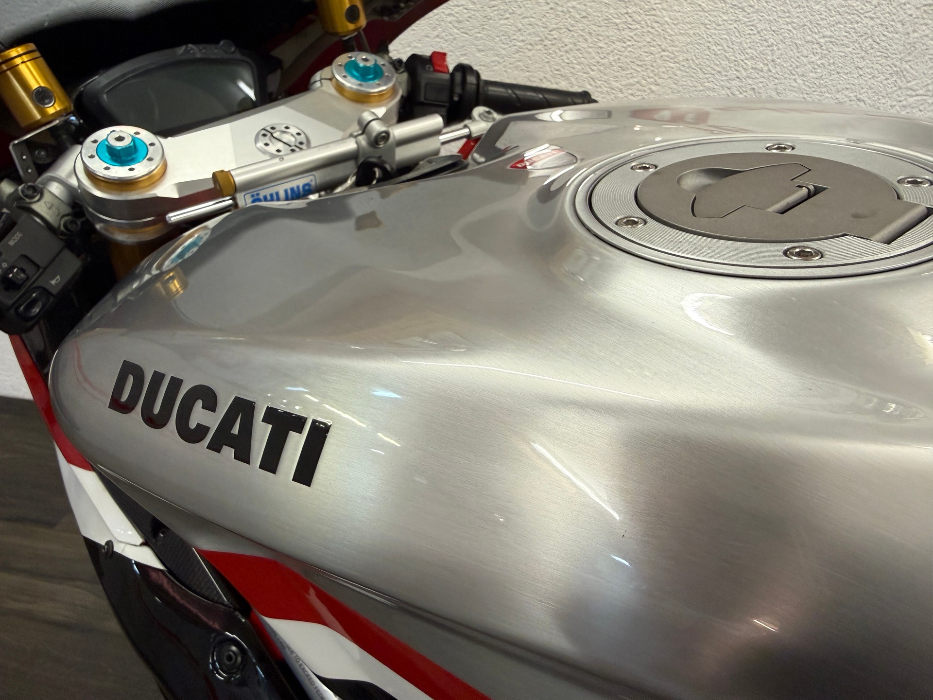 DUCATI 1198 S Corse Special Edition-image-11