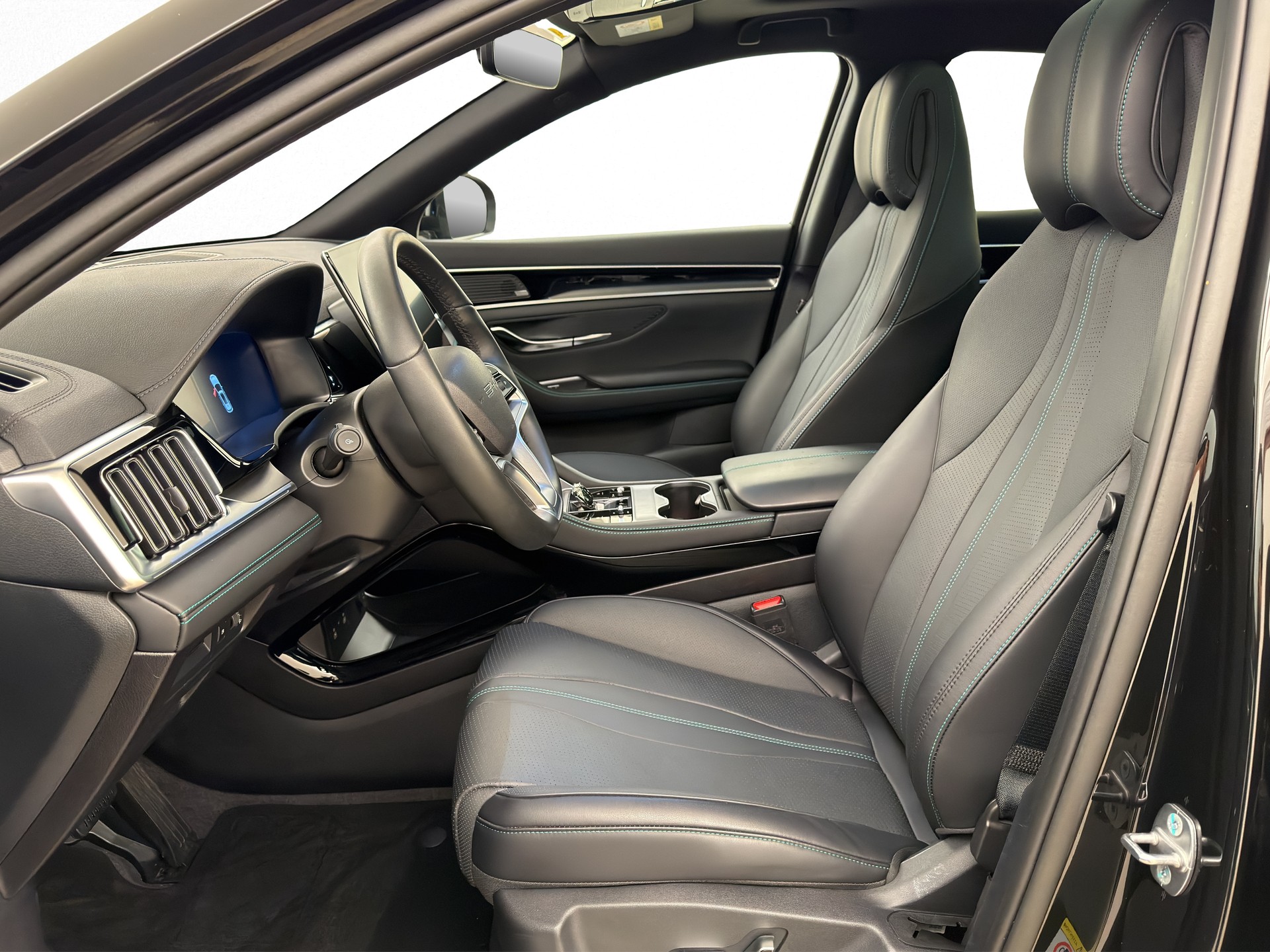 BYD Seal U DM-i Design AWD-image-5