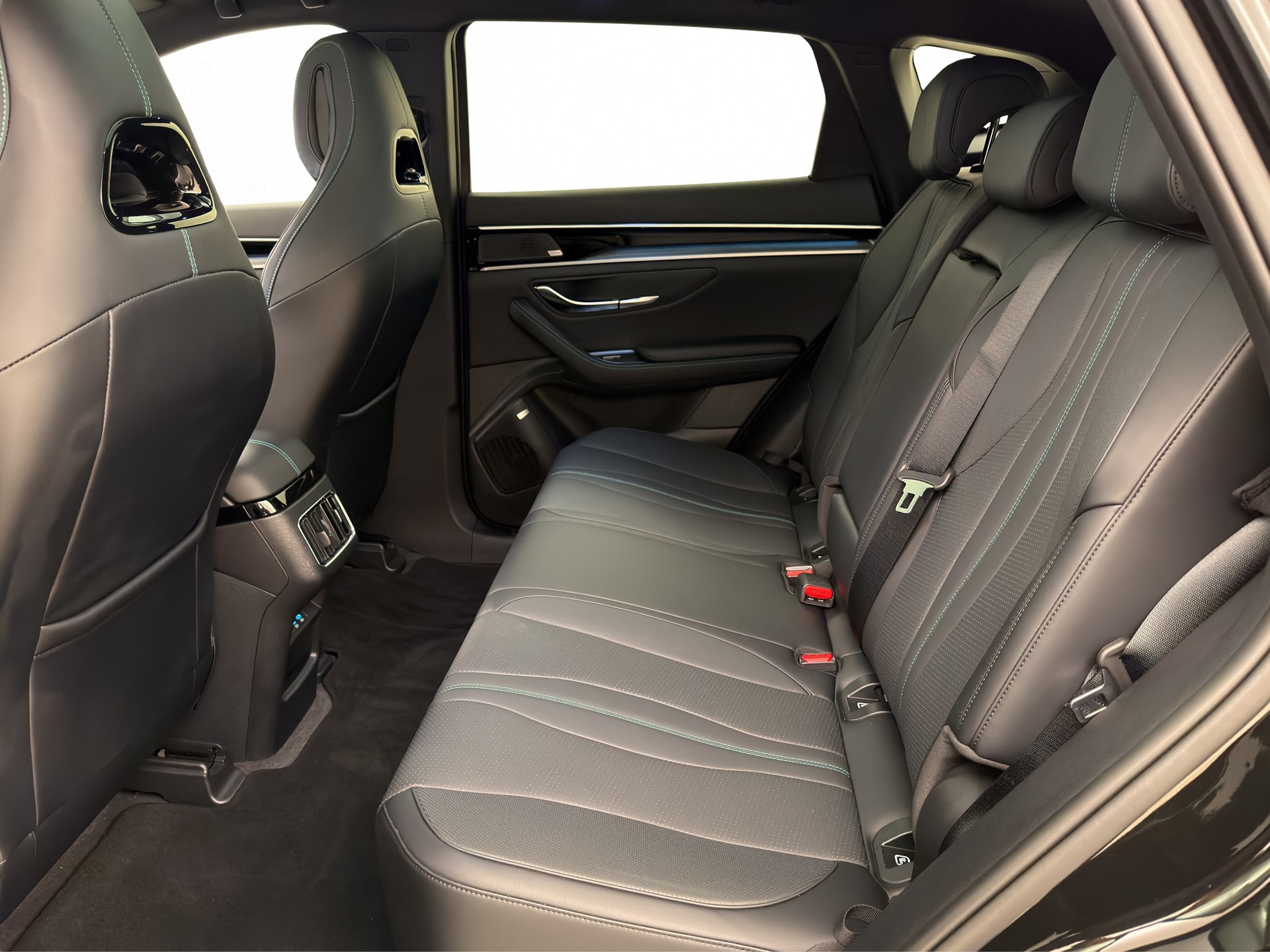 BYD Seal U DM-i Design AWD-image-11