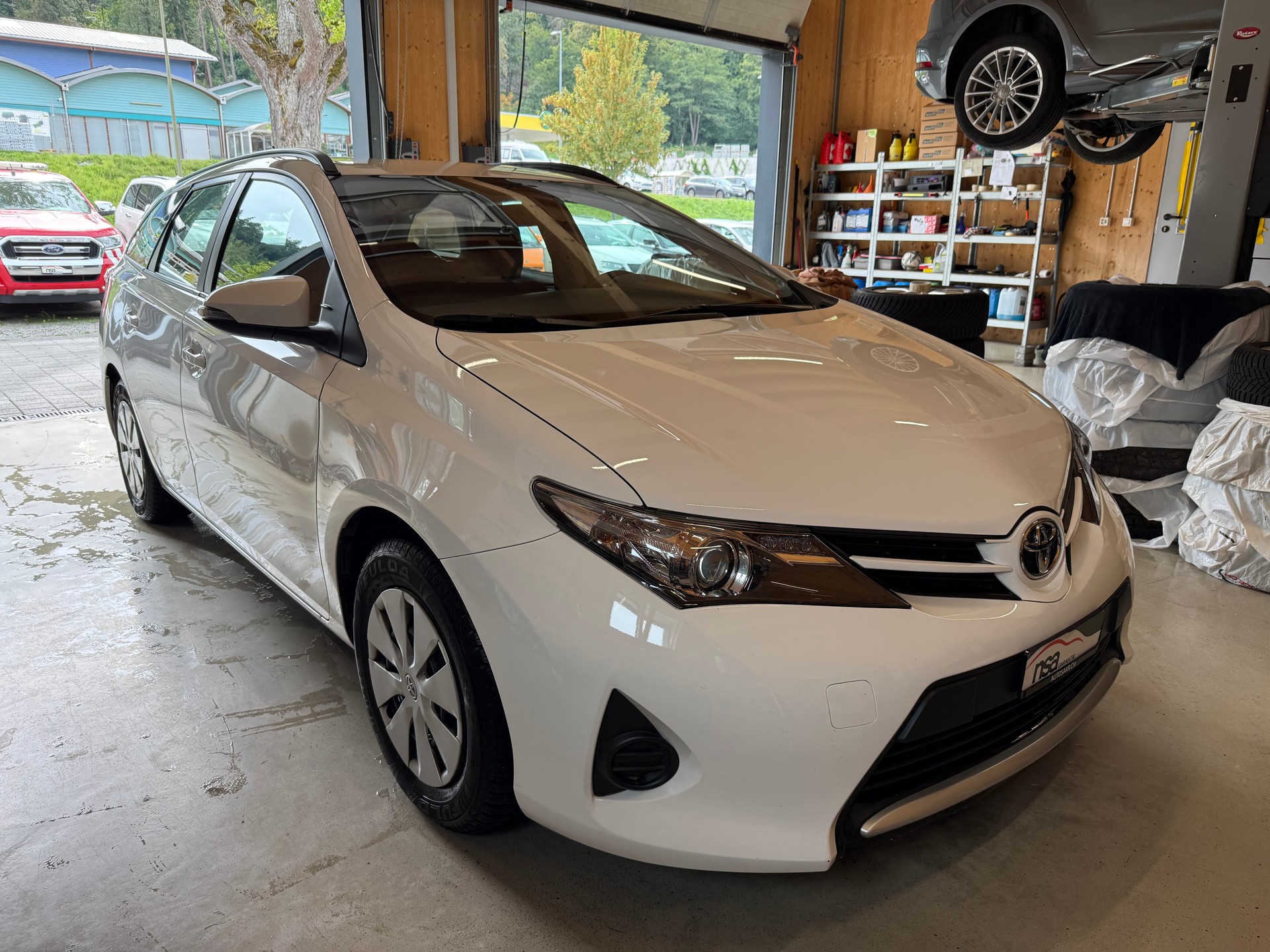 TOYOTA Auris Touring Sports 1.6 Terra-showroom-element-2
