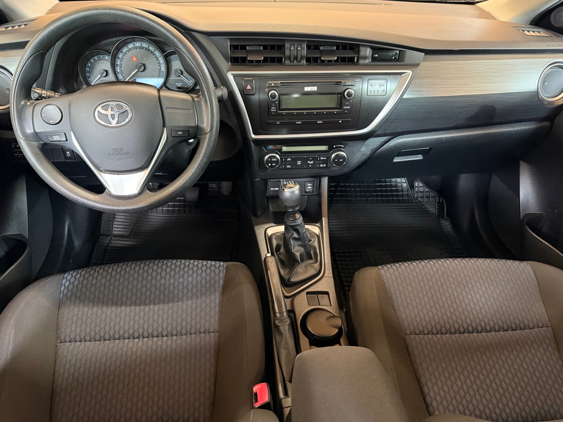 TOYOTA Auris Touring Sports 1.6 Terra-image-8