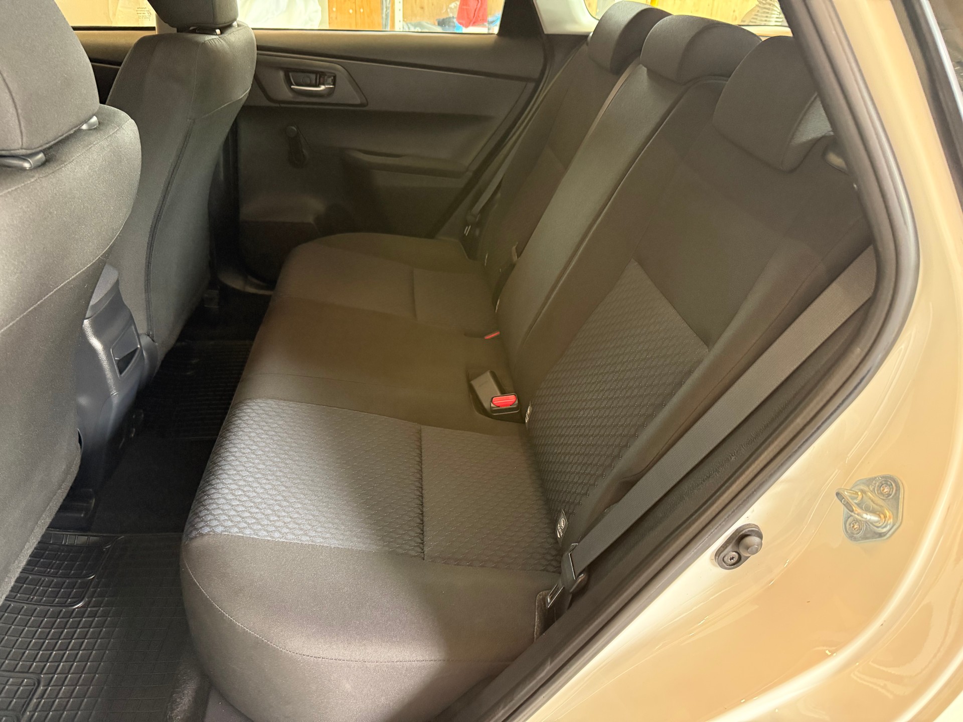 TOYOTA Auris Touring Sports 1.6 Terra-image-7