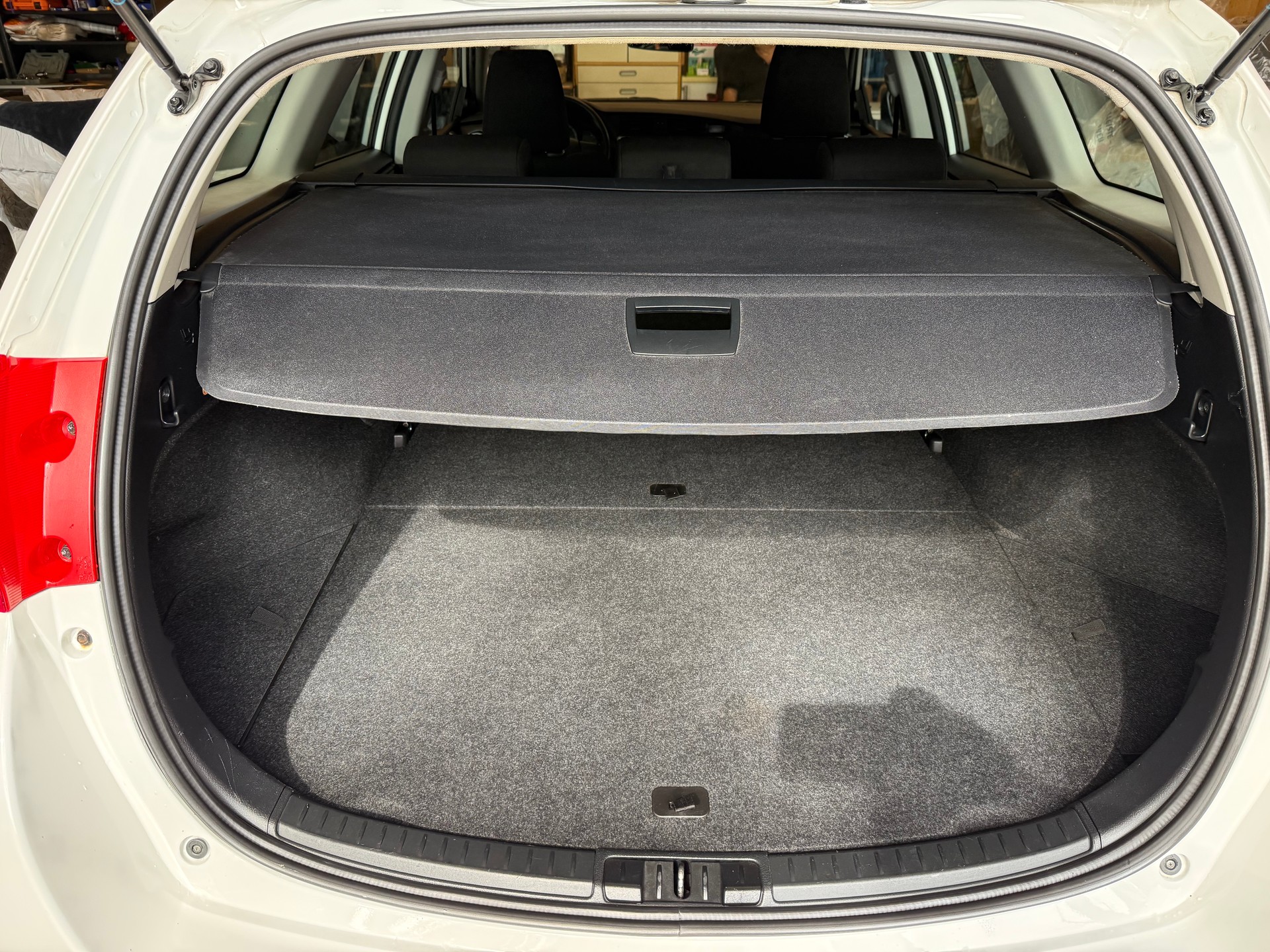 TOYOTA Auris Touring Sports 1.6 Terra-image-12