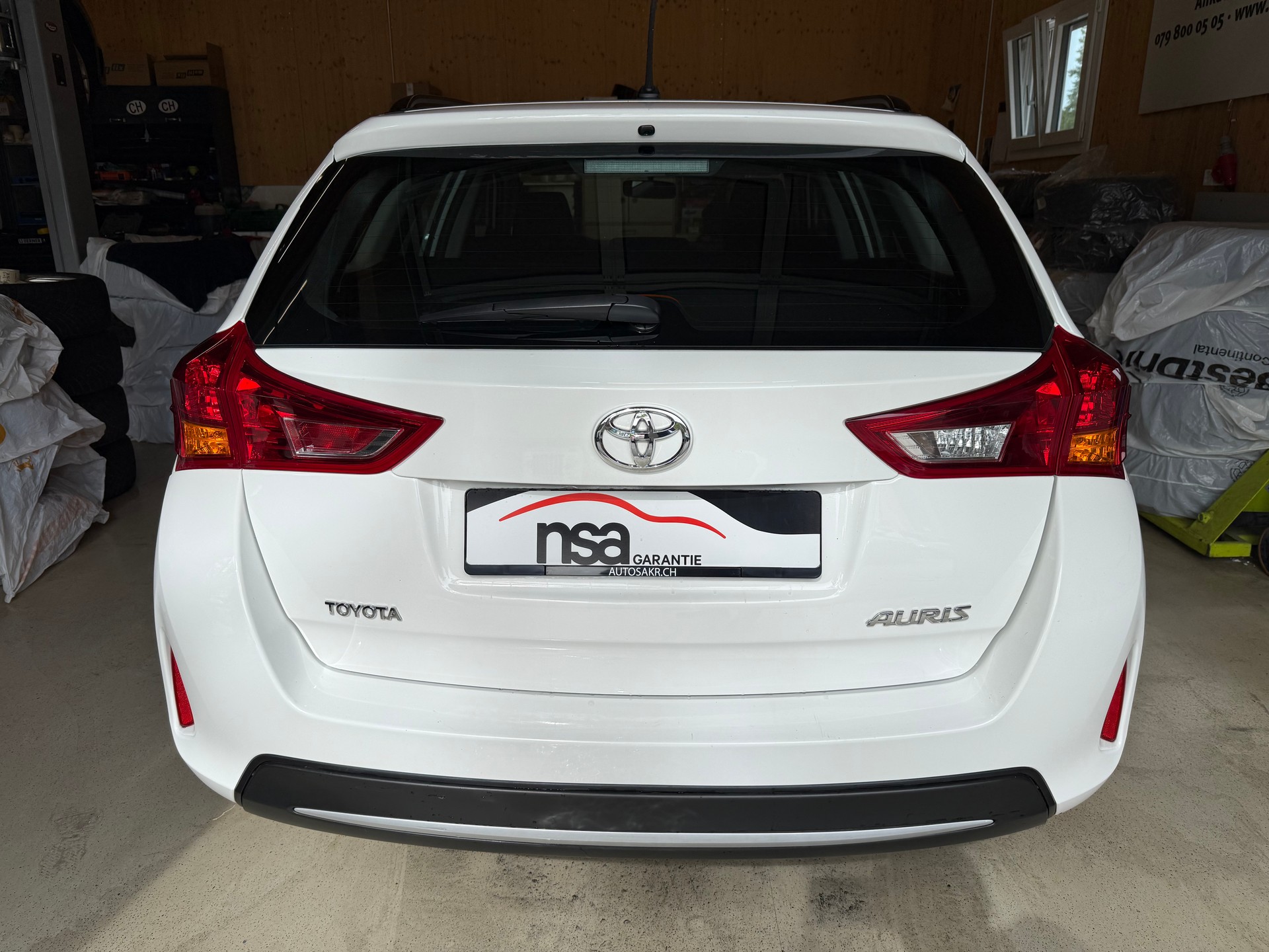TOYOTA Auris Touring Sports 1.6 Terra-image-4