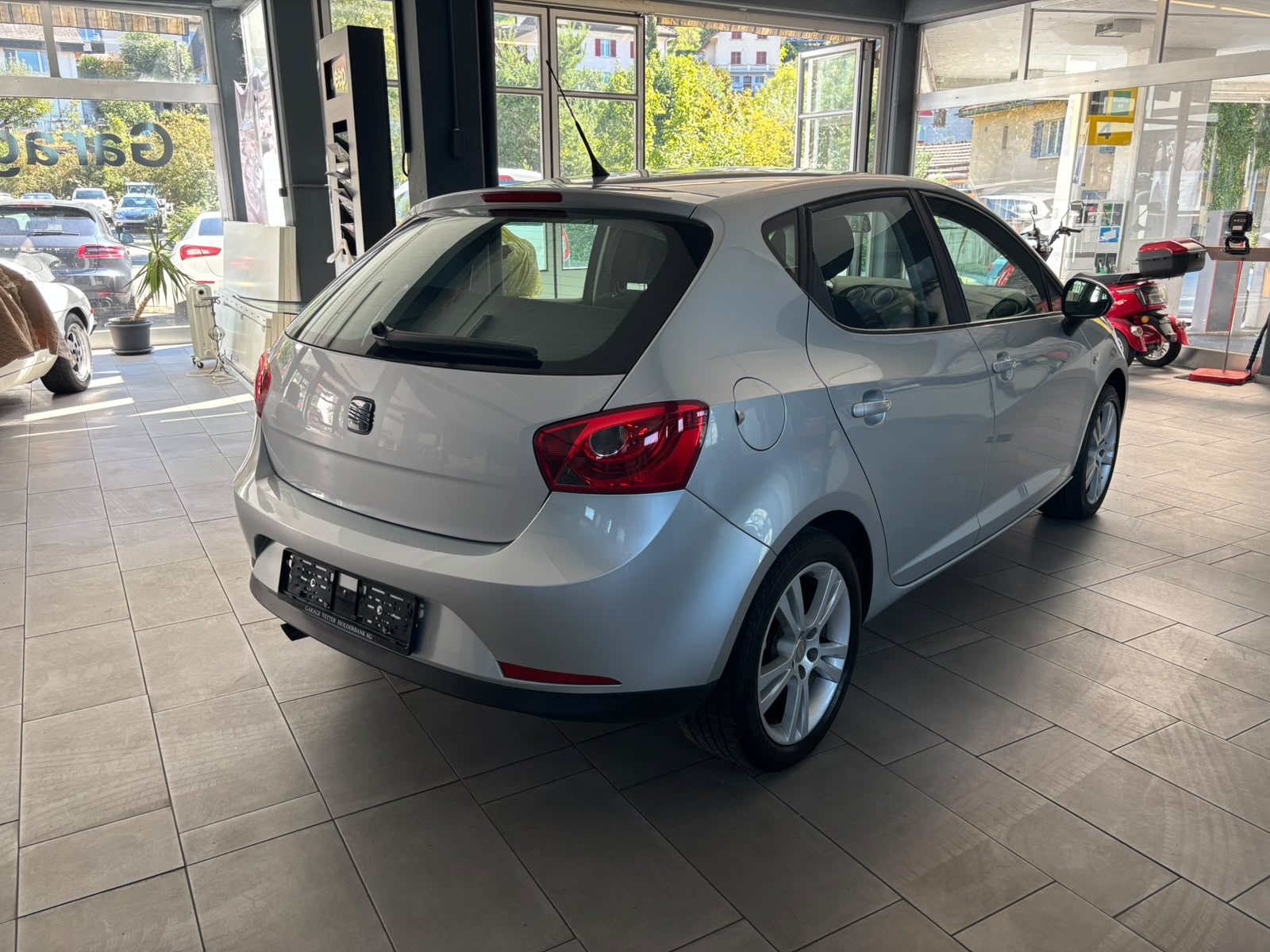SEAT Ibiza 1.6 Sport DSG-image-2