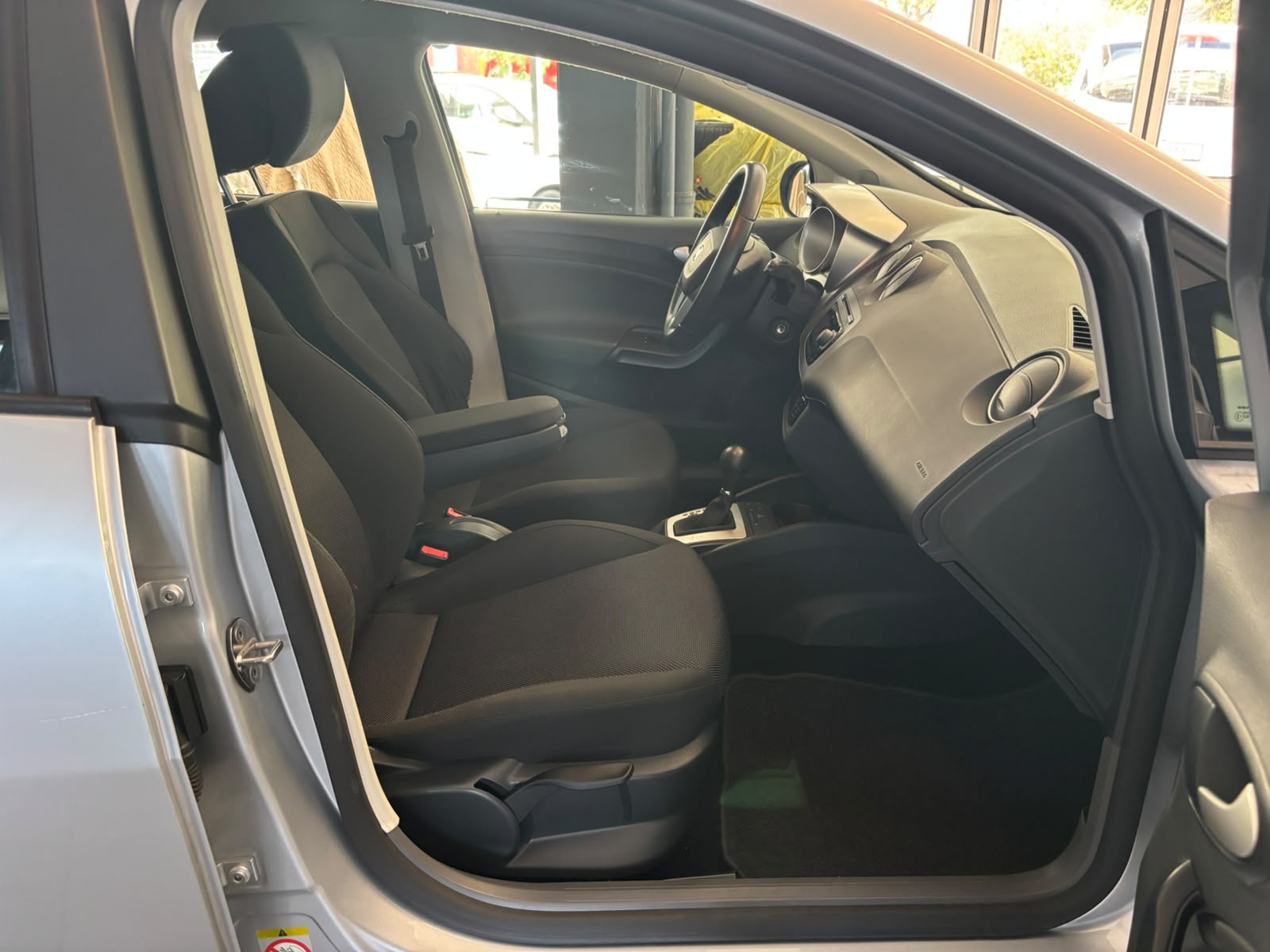 SEAT Ibiza 1.6 Sport DSG-image-7