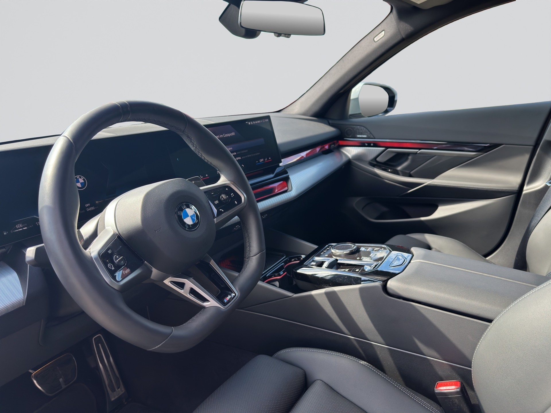 BMW 520i sDrive 48V Touring M Sport Steptronic Shadow Line-image-6