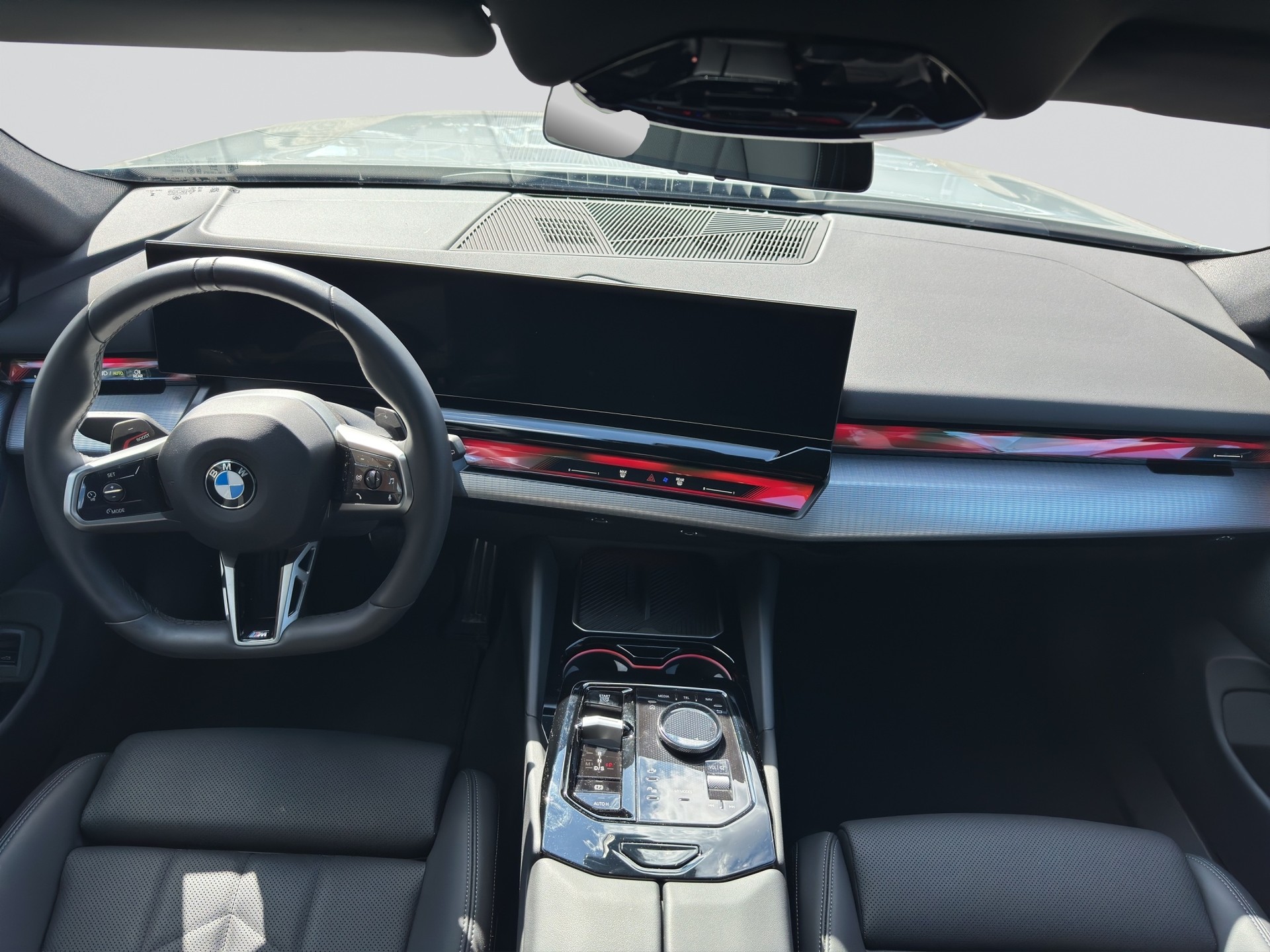 BMW 520i sDrive 48V Touring M Sport Steptronic Shadow Line-image-14