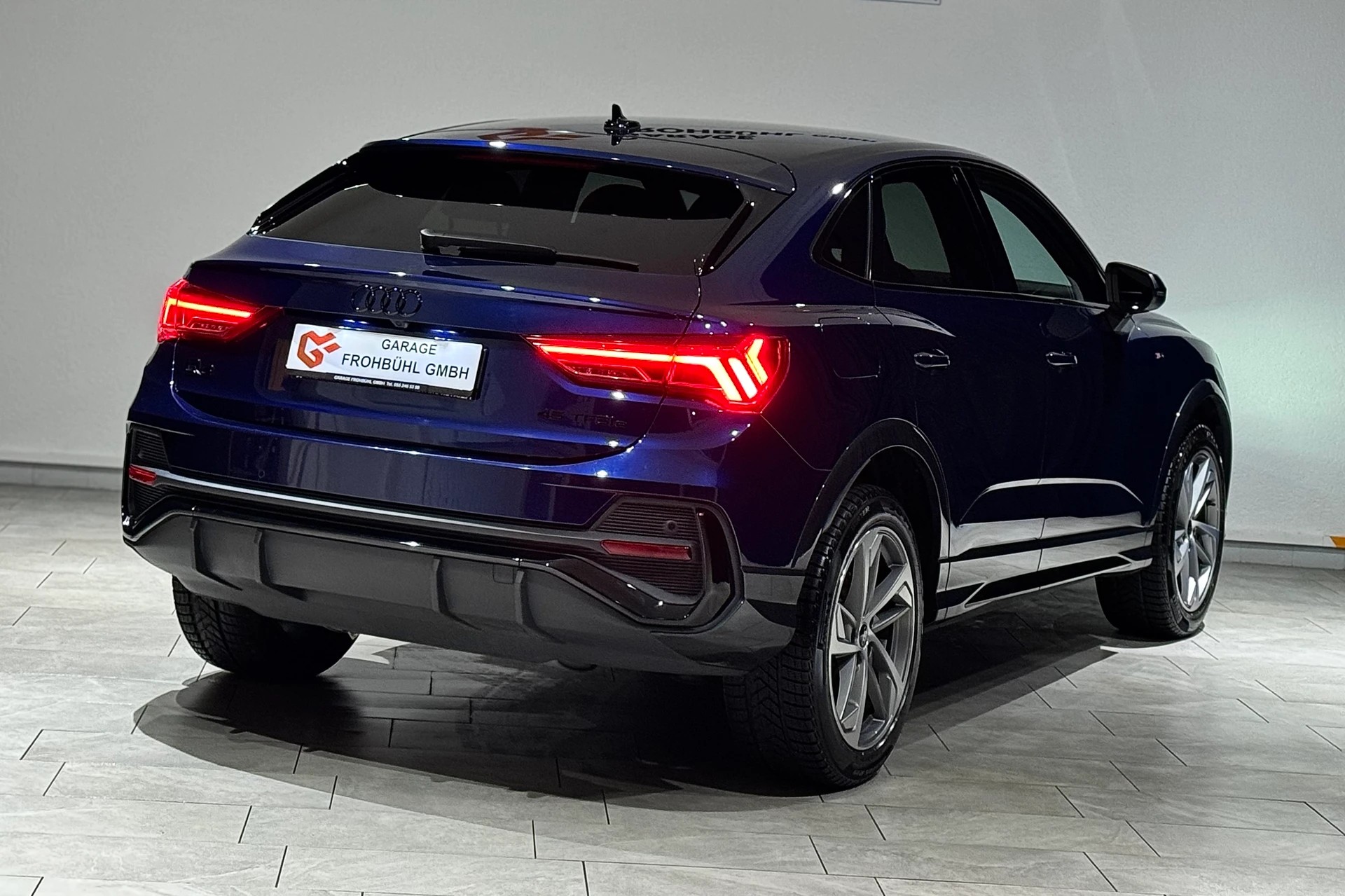 AUDI Q3 Sportback 45 TFSI e S line S-tronic-image-3