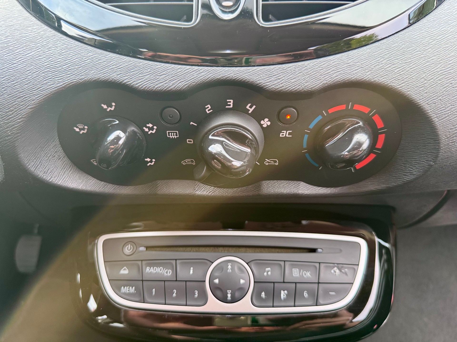 RENAULT Twingo 1.2 16V Dynamique-image-17