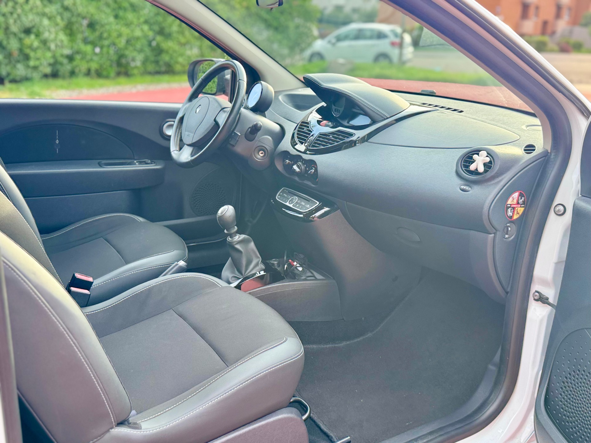 RENAULT Twingo 1.2 16V Dynamique-image-14