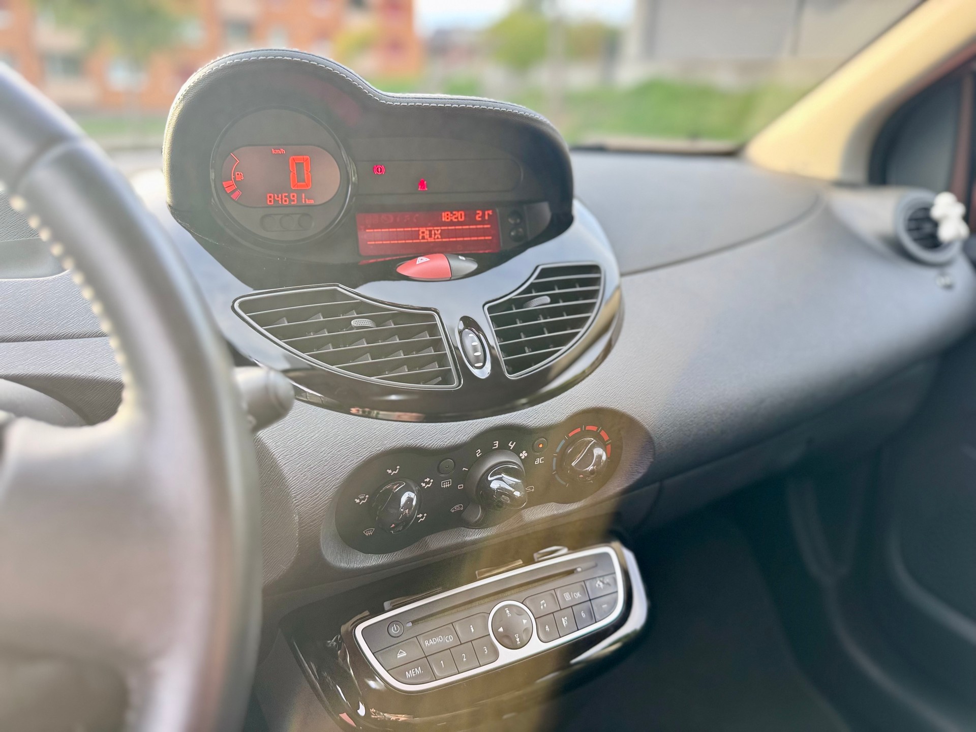 RENAULT Twingo 1.2 16V Dynamique-image-23