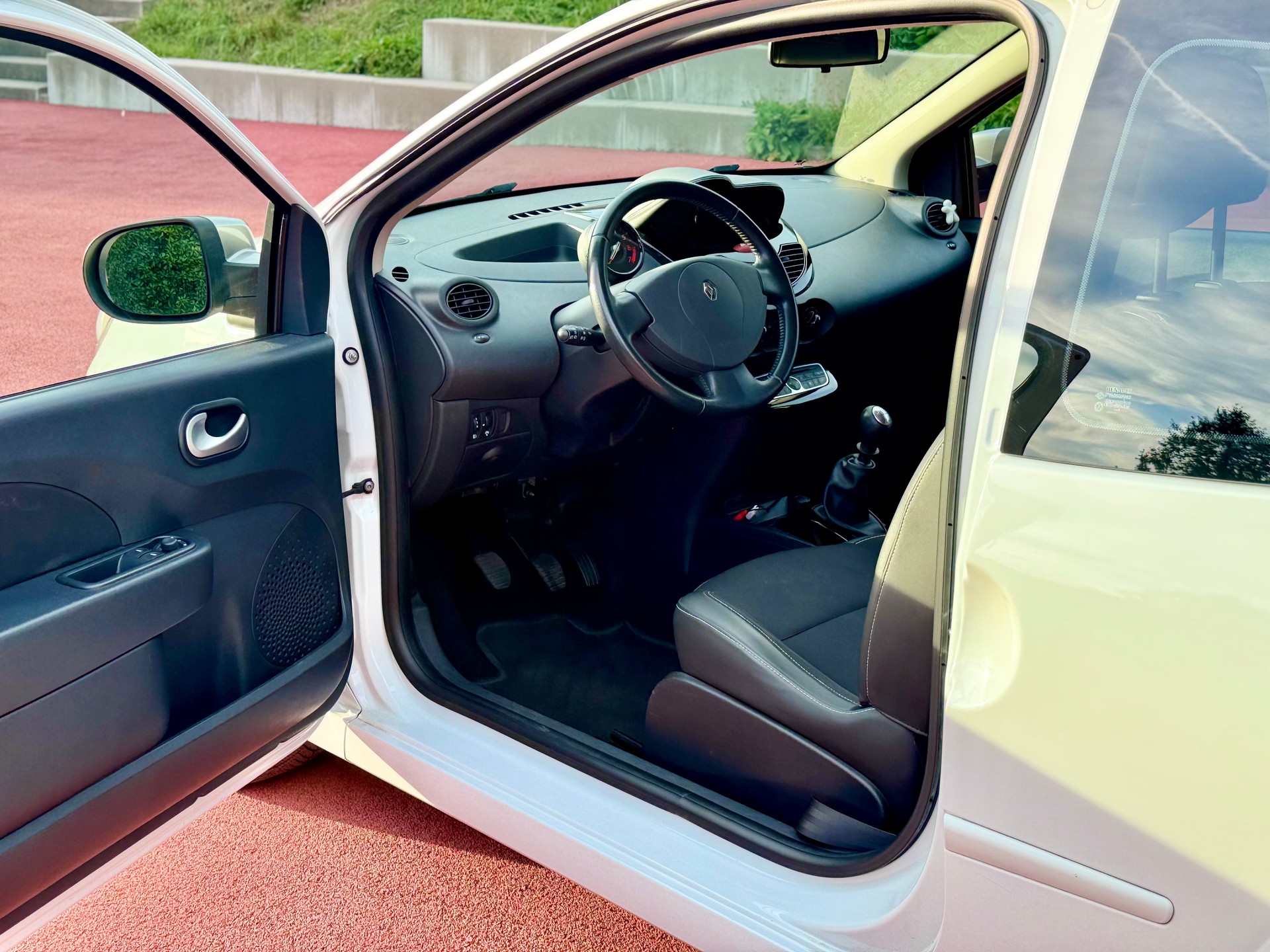 RENAULT Twingo 1.2 16V Dynamique-image-11