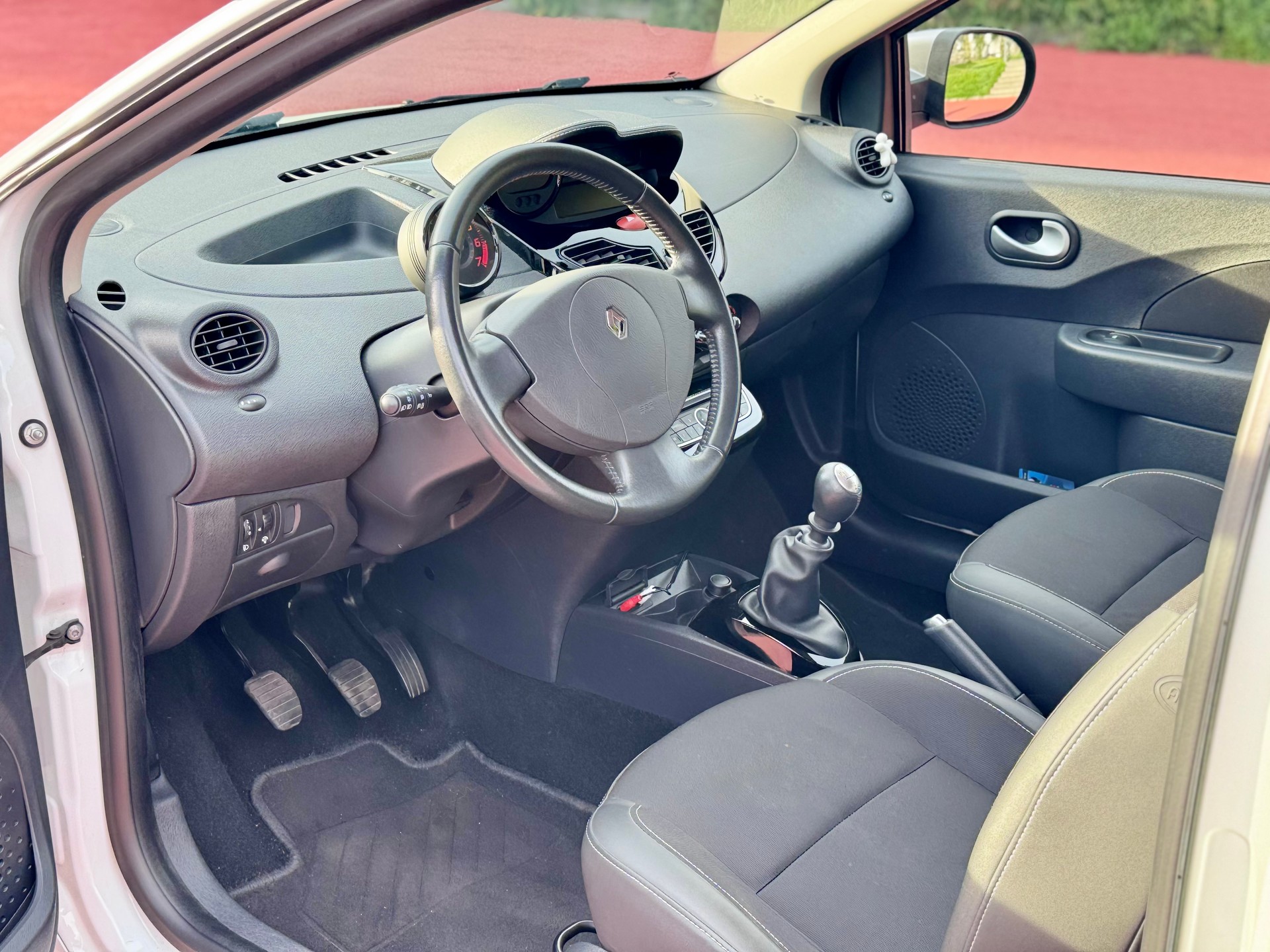 RENAULT Twingo 1.2 16V Dynamique-image-12