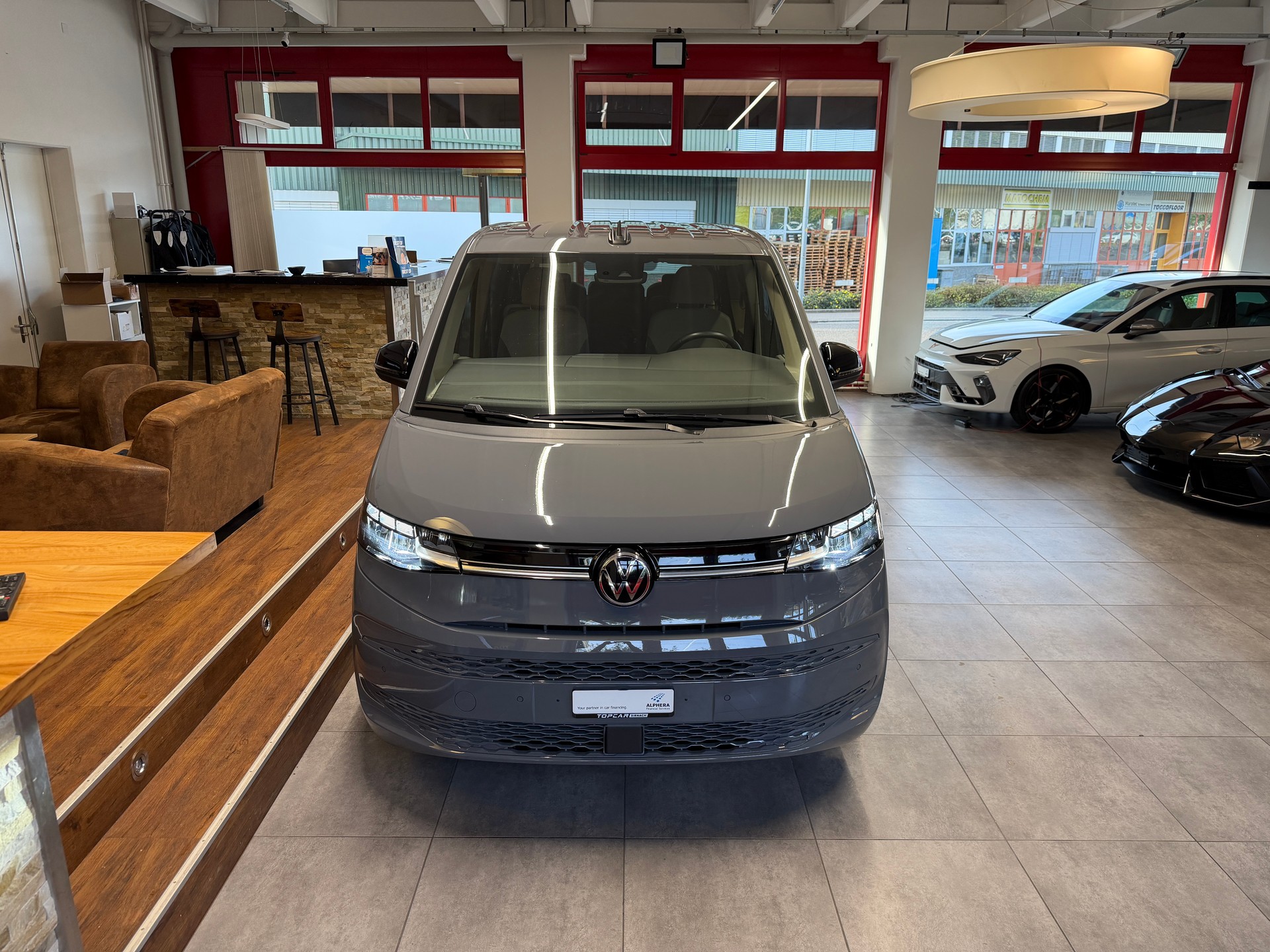 VW Multivan 2.0 TDI Life DSG-image-10