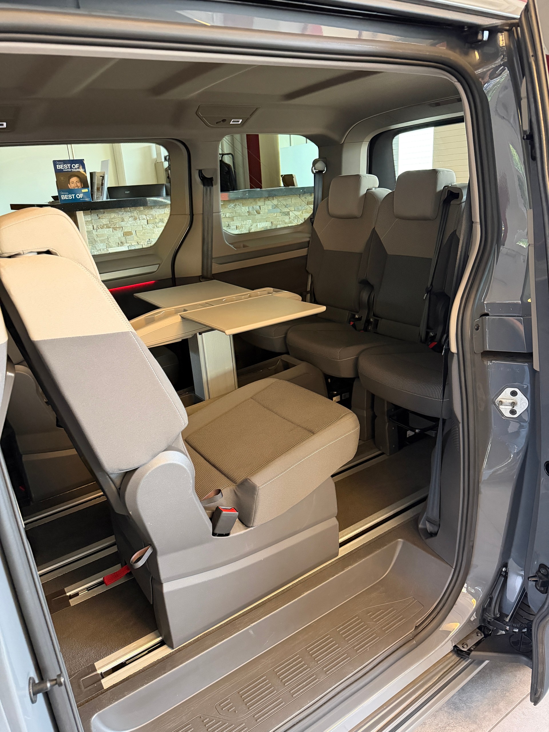 VW Multivan 2.0 TDI Life DSG-image-13