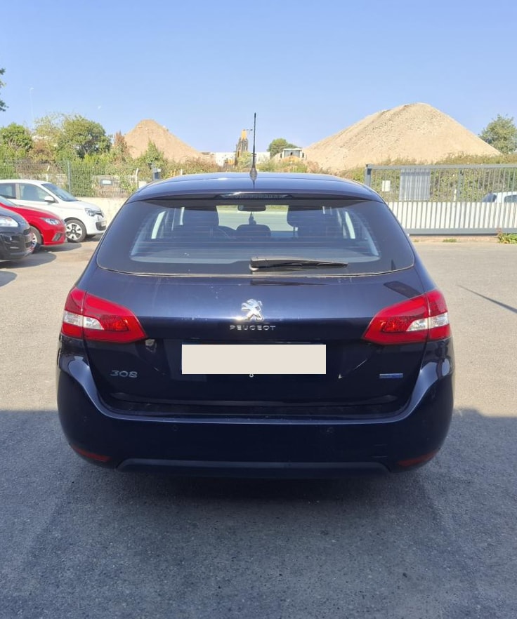 PEUGEOT 1.6 BlueHDi Allure-image-4