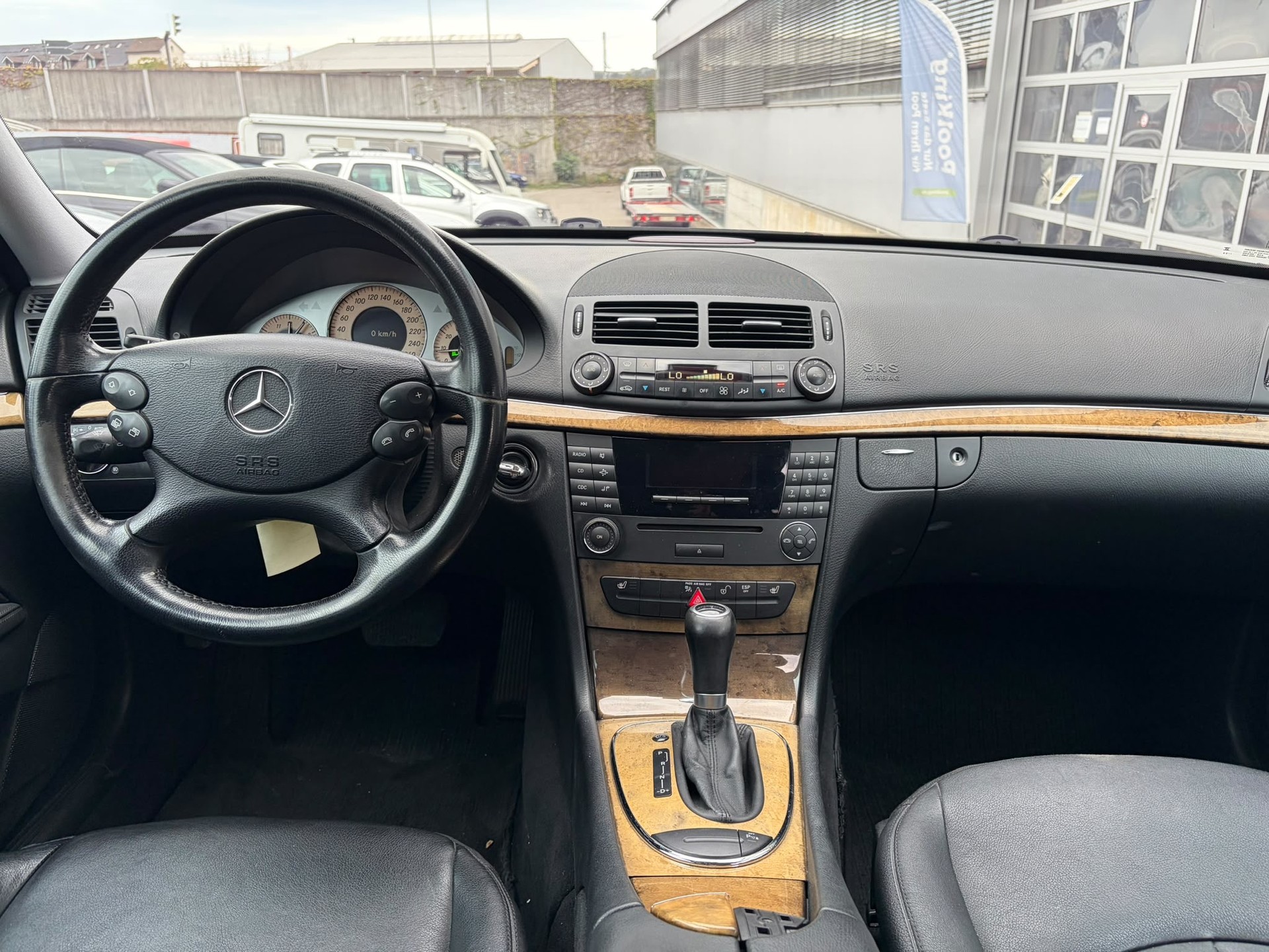 MERCEDES-BENZ E 280 Avantgarde-image-10