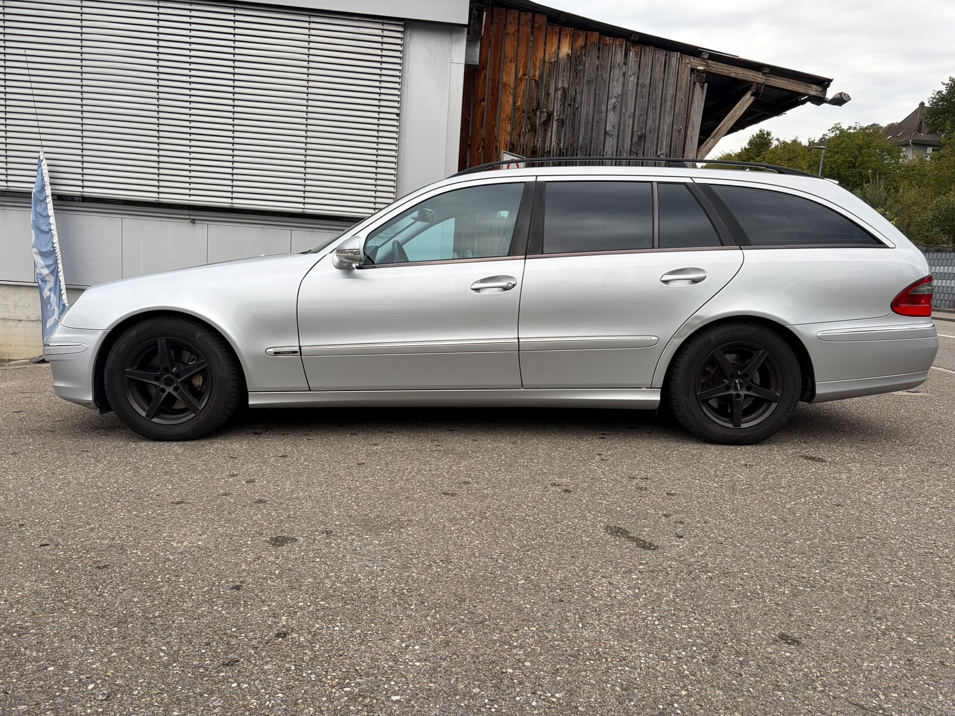 MERCEDES-BENZ E 280 Avantgarde-image-13