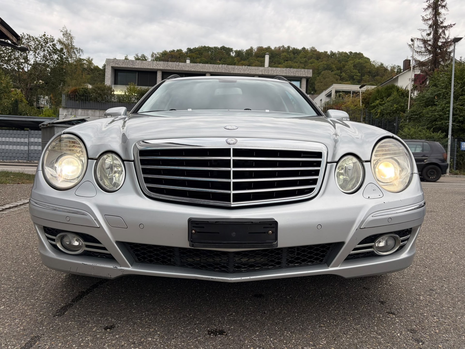 MERCEDES-BENZ E 280 Avantgarde-image-1