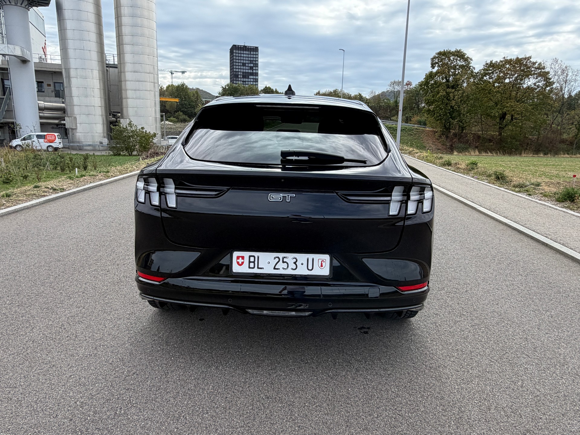 FORD Mustang MACH-E GT AWD 91 kWh-image-11