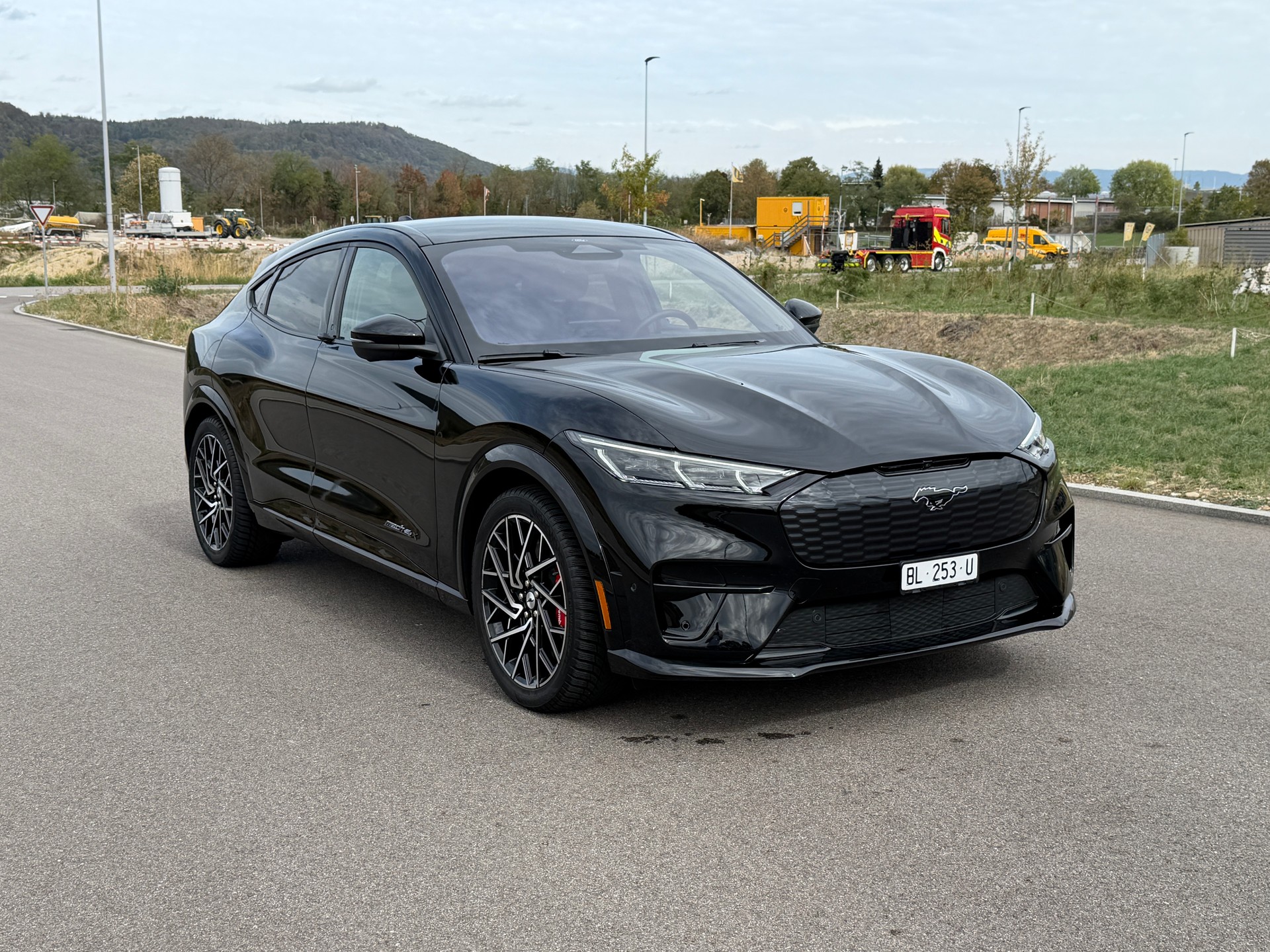 FORD Mustang MACH-E GT AWD 91 kWh-image-9