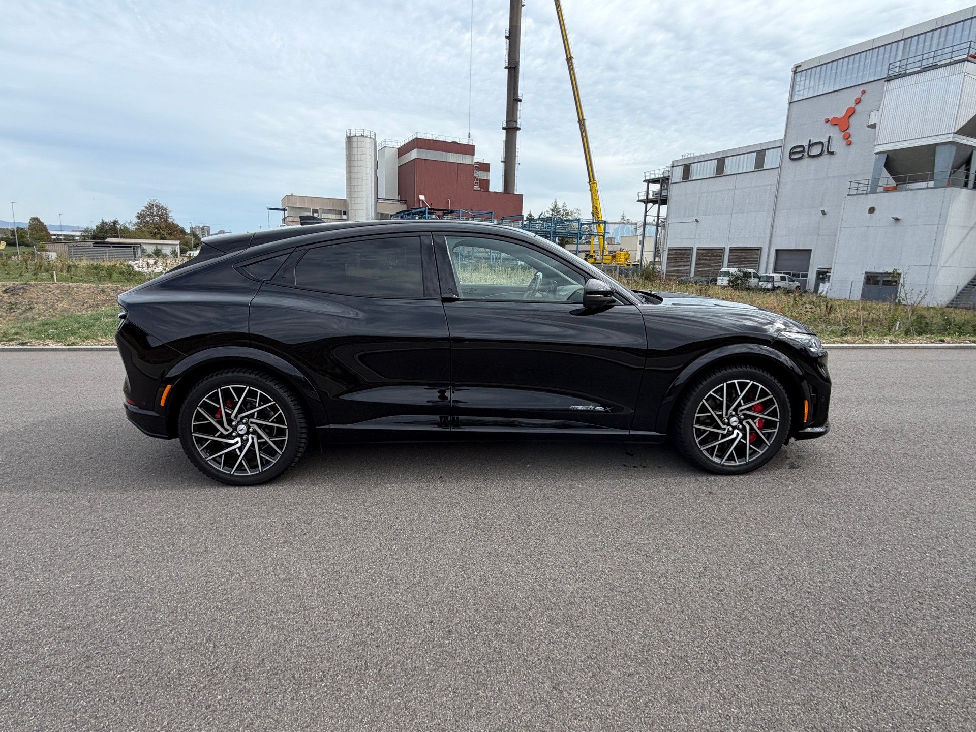FORD Mustang MACH-E GT AWD 91 kWh-image-8