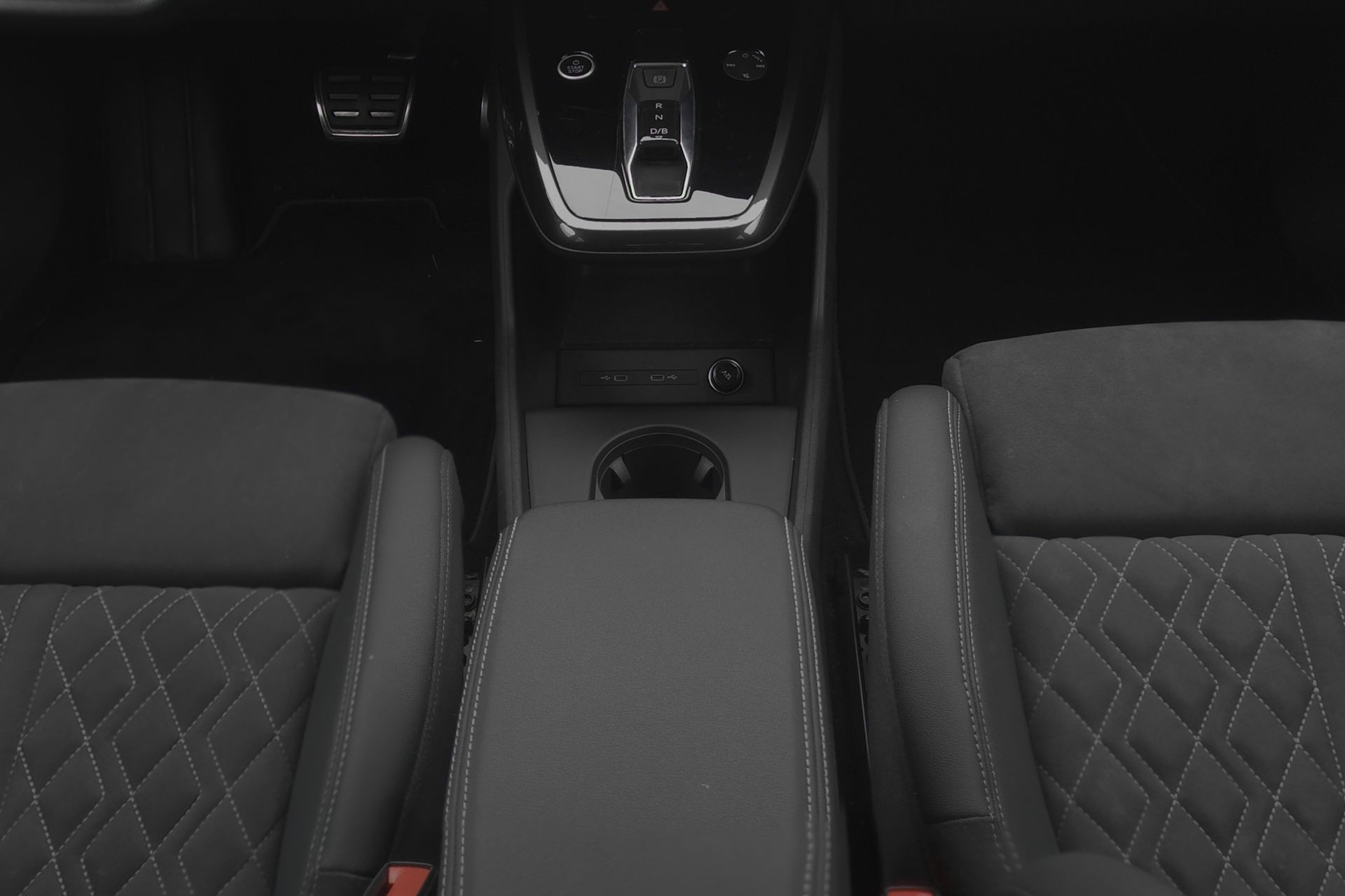 AUDI Q4 Sportback e-tron 50 quattro-image-10