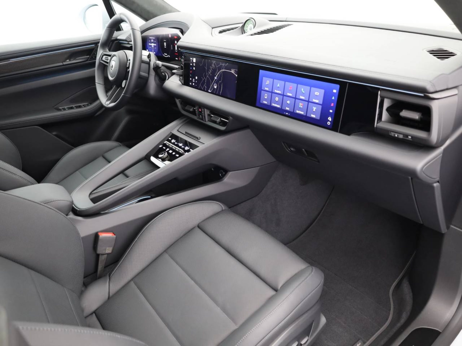 PORSCHE Macan Turbo-image-11