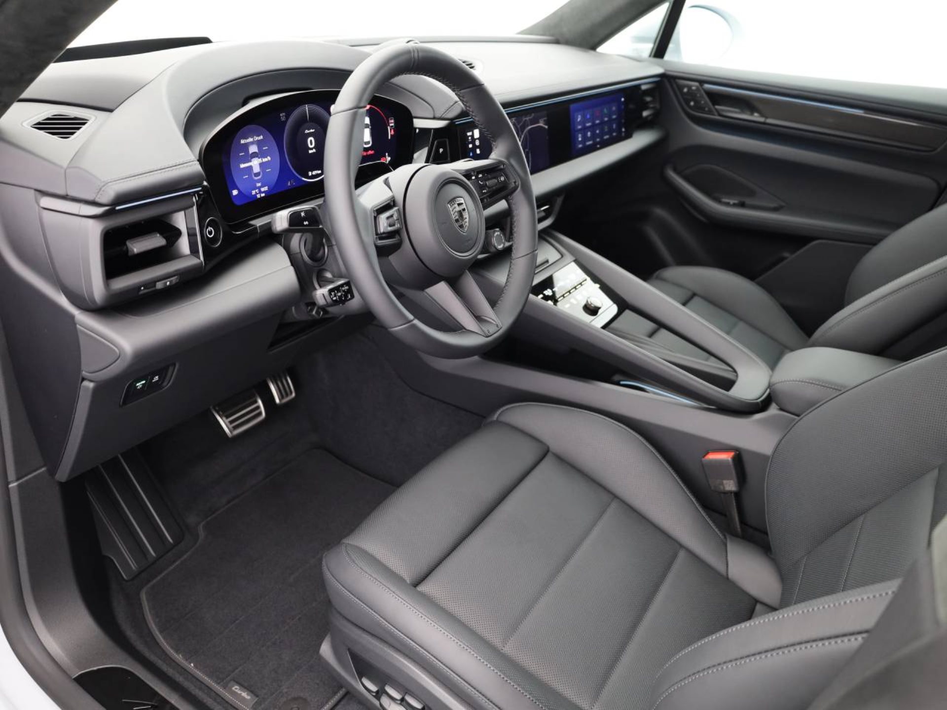 PORSCHE Macan Turbo-image-10