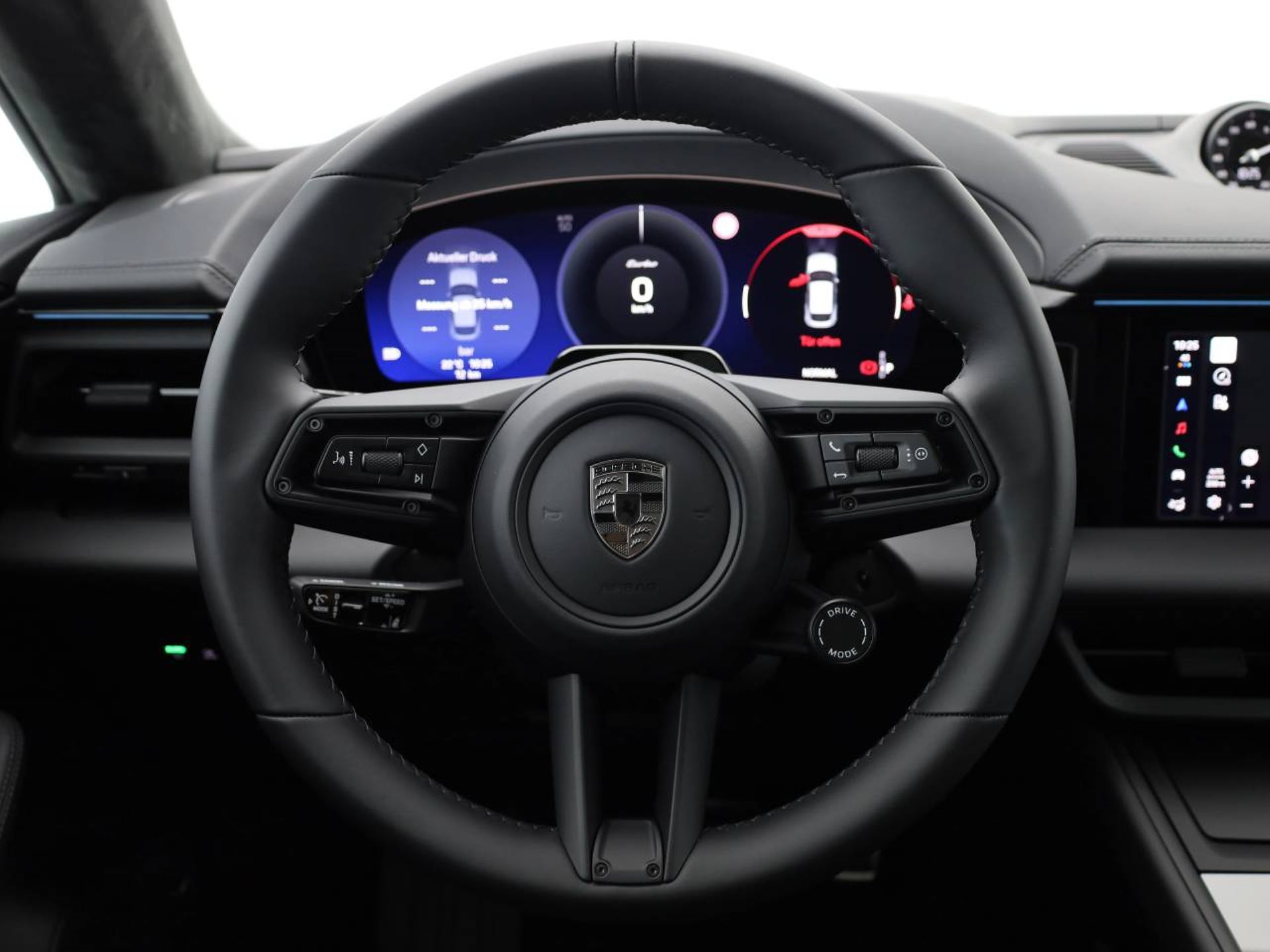 PORSCHE Macan Turbo-image-4