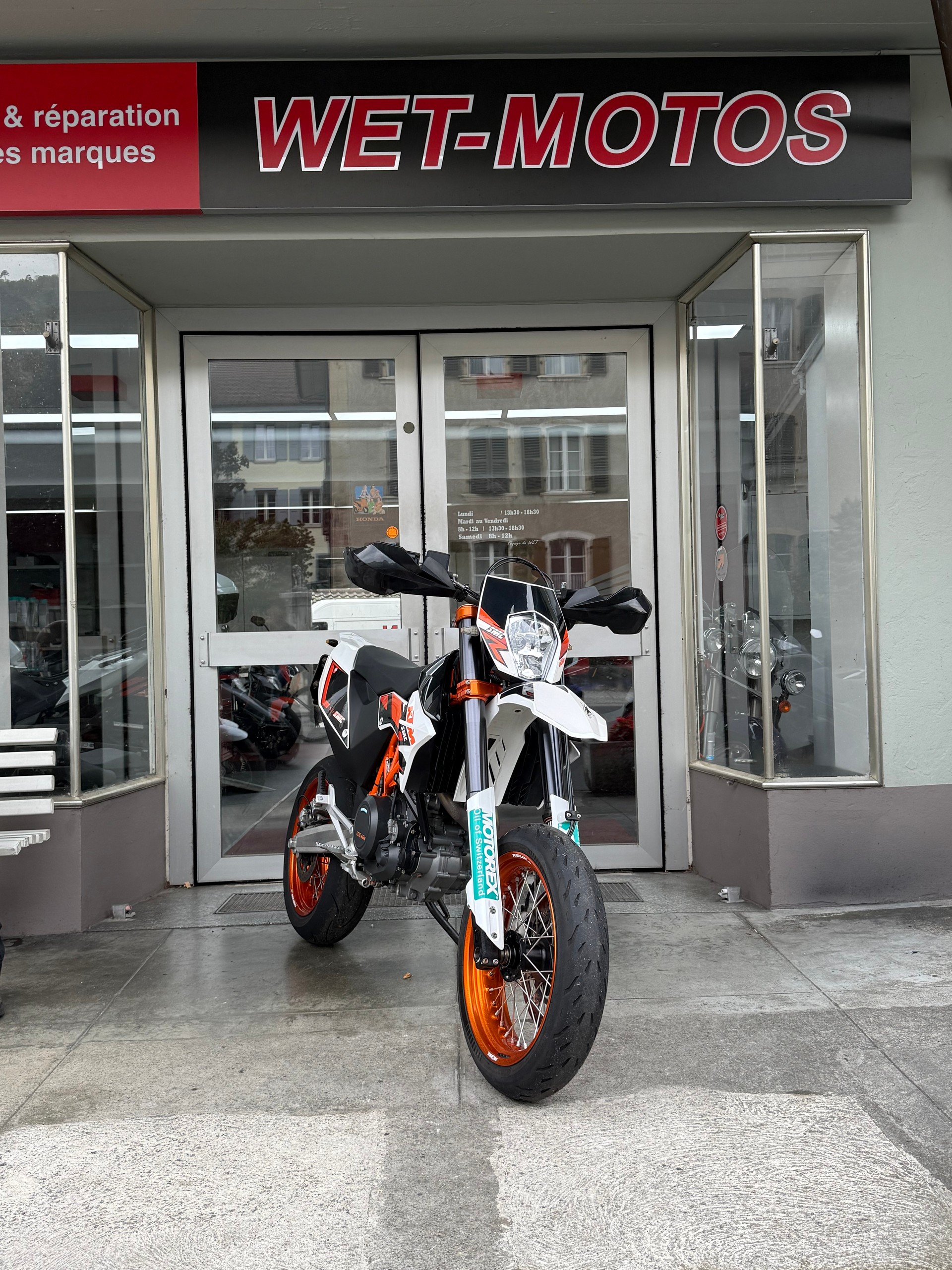 KTM 690 SMC R-image-1