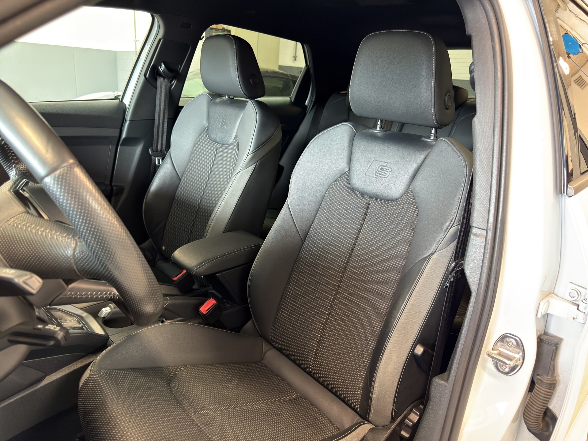 AUDI A1 Sportback 40 TFSI S Line S-tronic-image-13