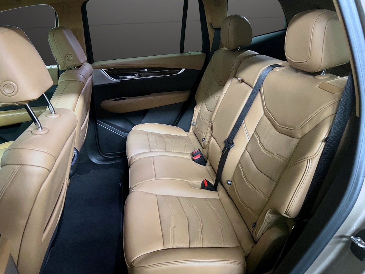 CADILLAC XT6-image-13