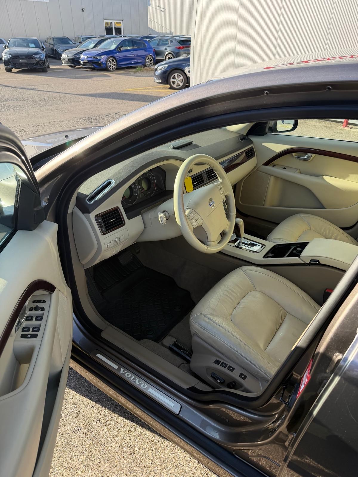 VOLVO S80 3.2 AWD Summum Geartronic-image-3