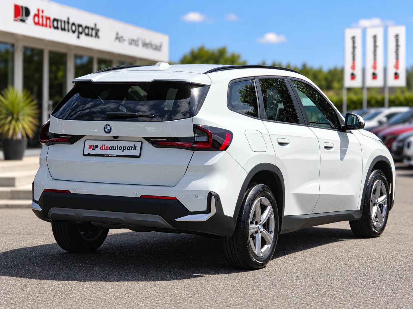BMW X1 xDrive20d 48V | 2023 | 4x4 | Top Ausstattung inkl. AHK | CH-Fahrzeug |-image-4