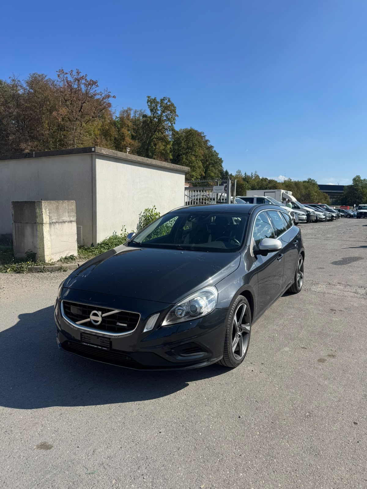 VOLVO V60 T5 R-Design 240 PS-image-0