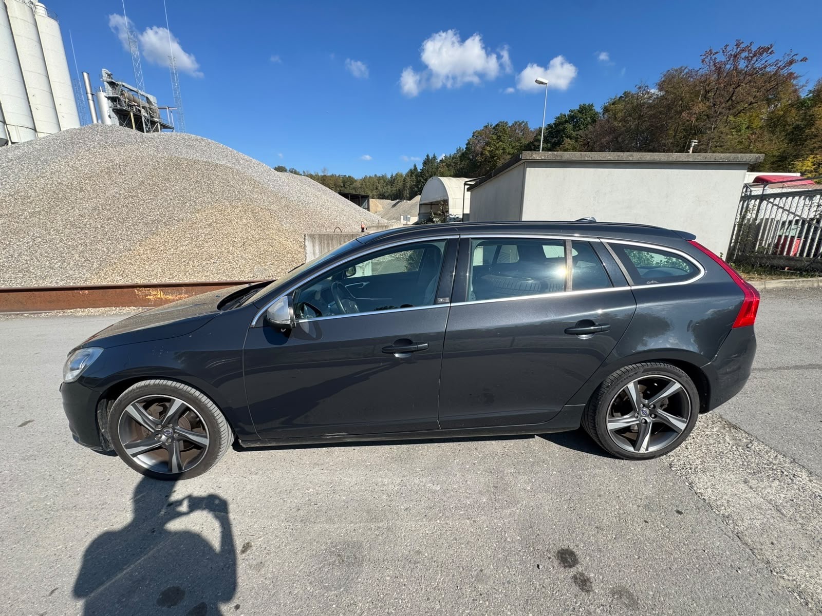 VOLVO V60 T5 R-Design 240 PS-image-4