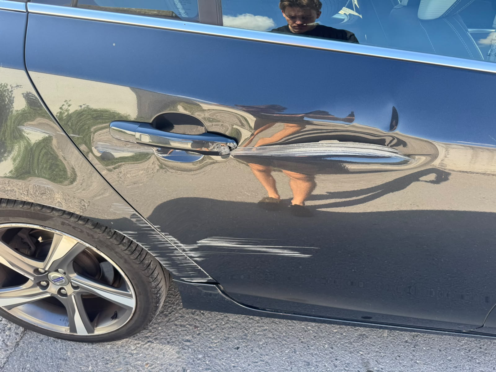 VOLVO V60 T5 R-Design 240 PS-image-9