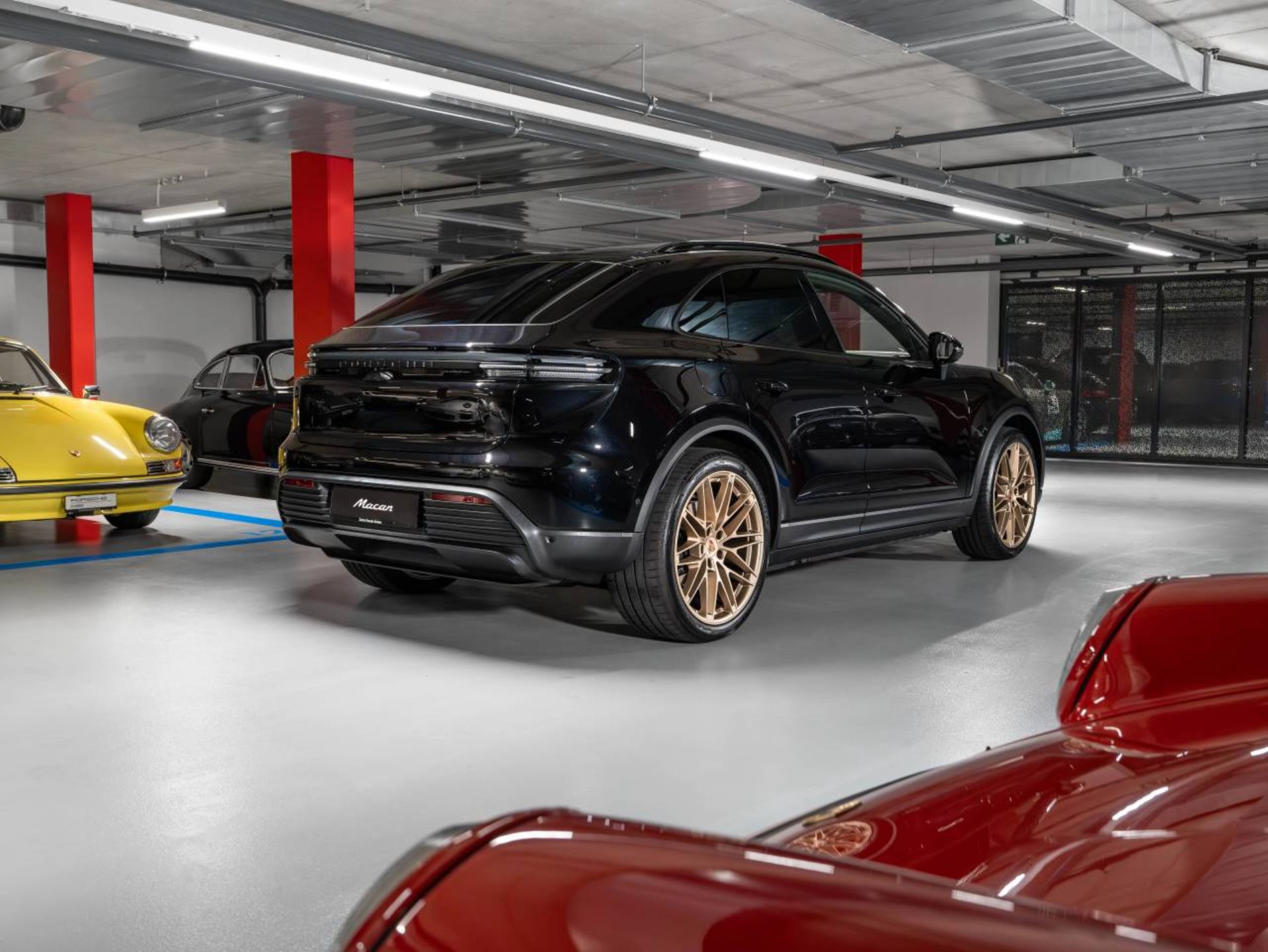 PORSCHE Macan 4-image-6