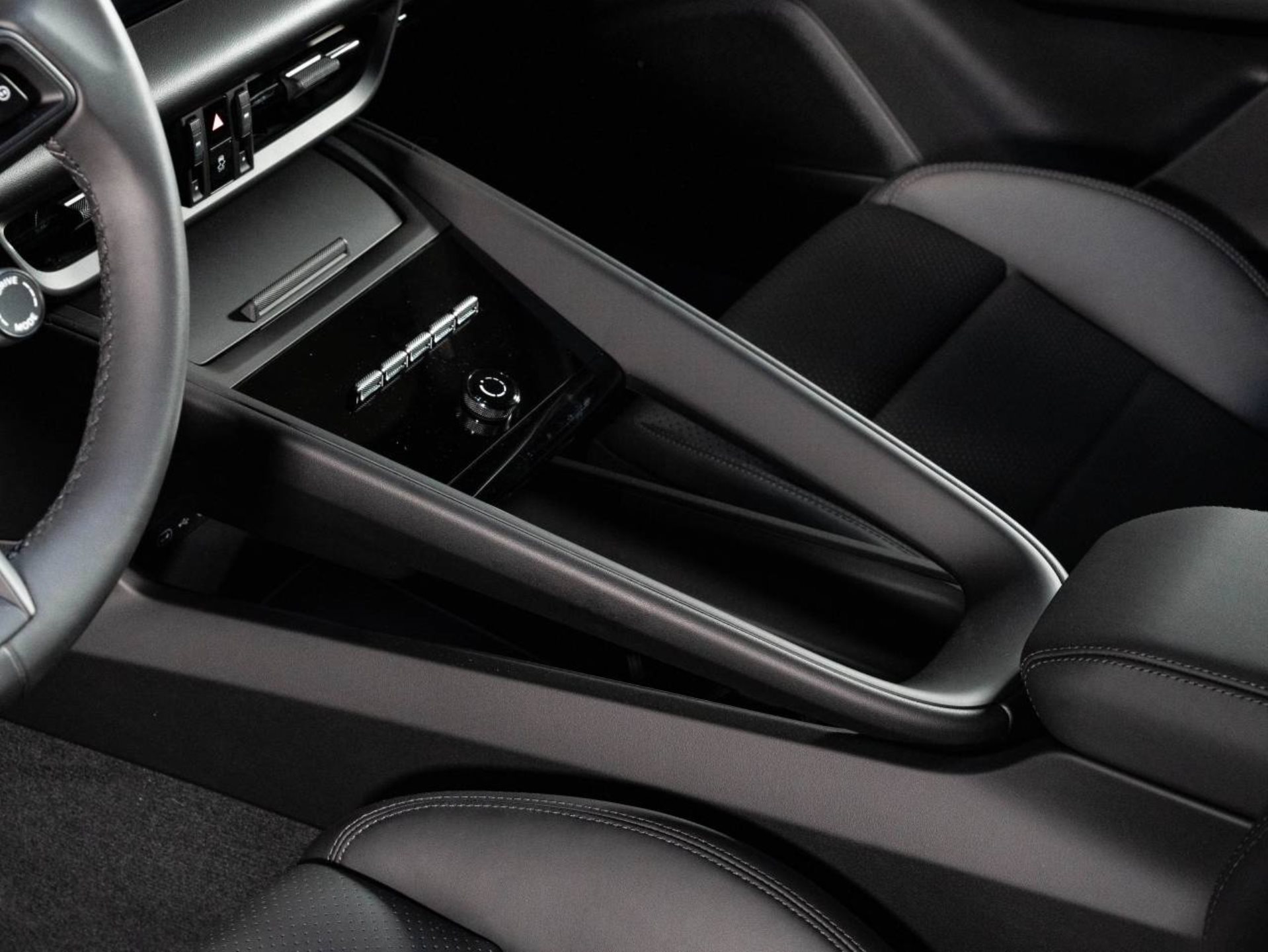 PORSCHE Macan 4-image-12