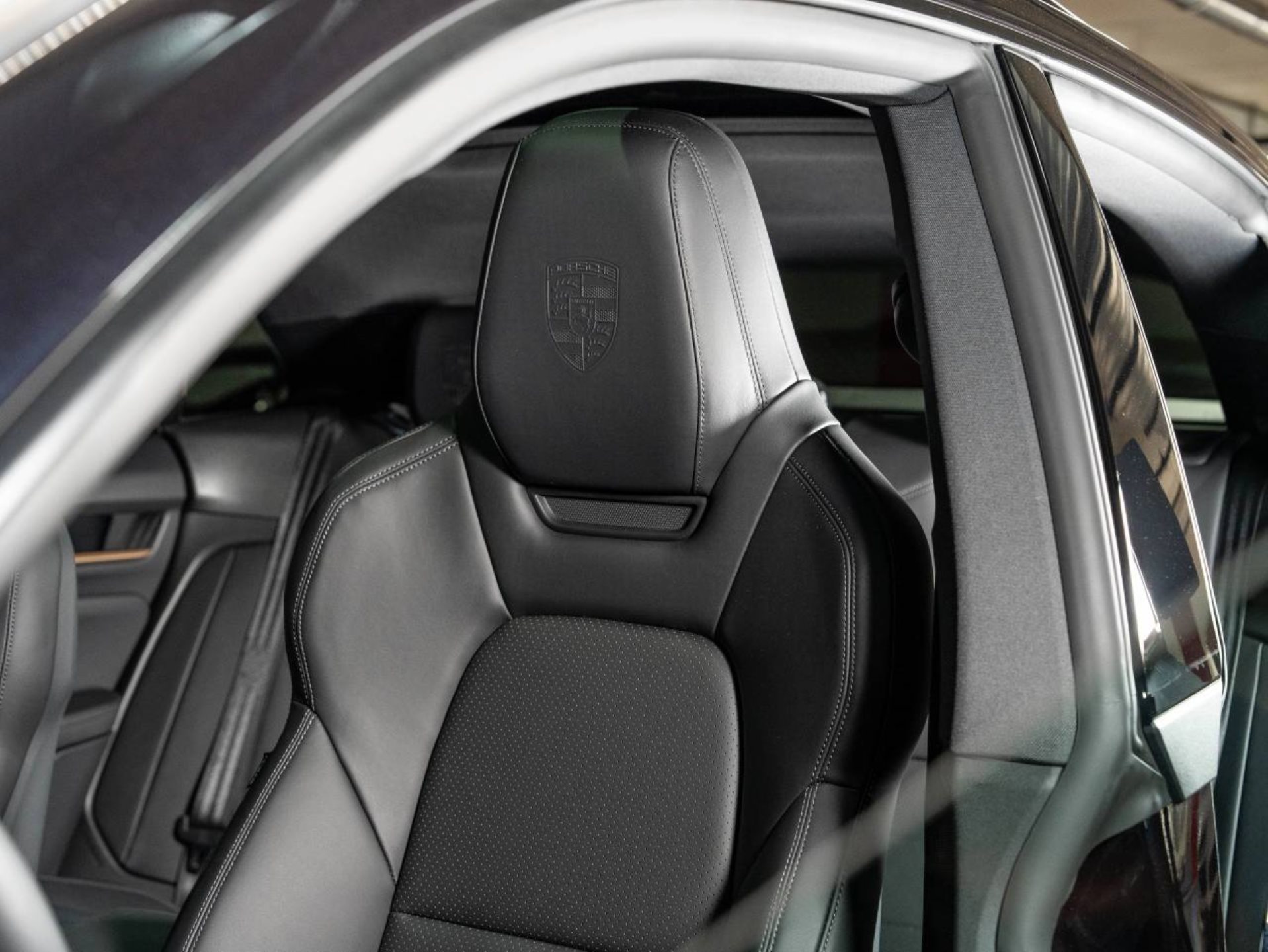 PORSCHE Macan 4-image-4