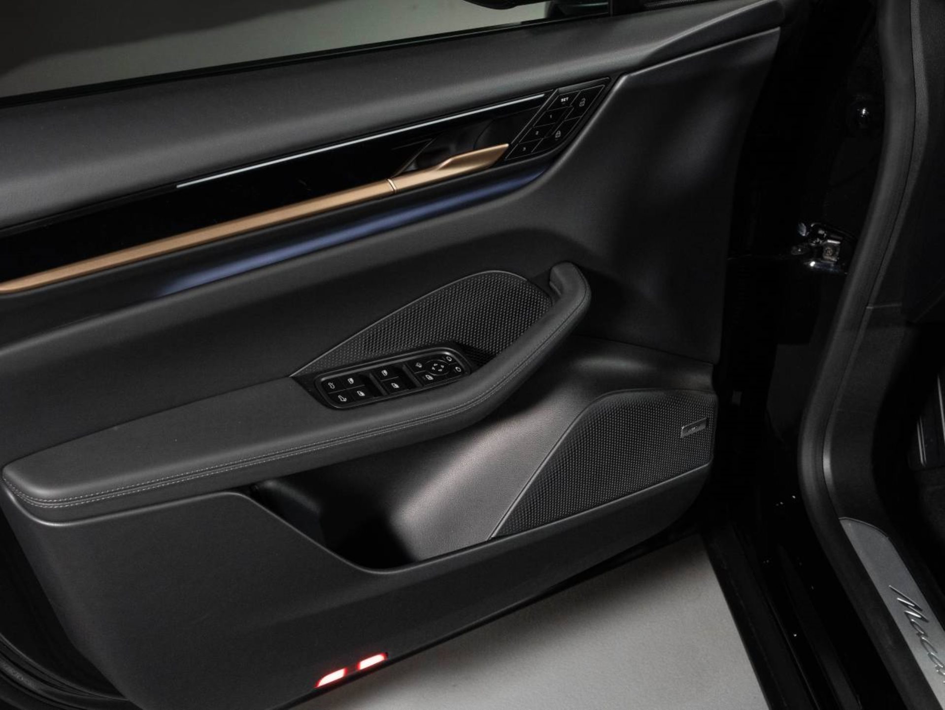 PORSCHE Macan 4-image-20