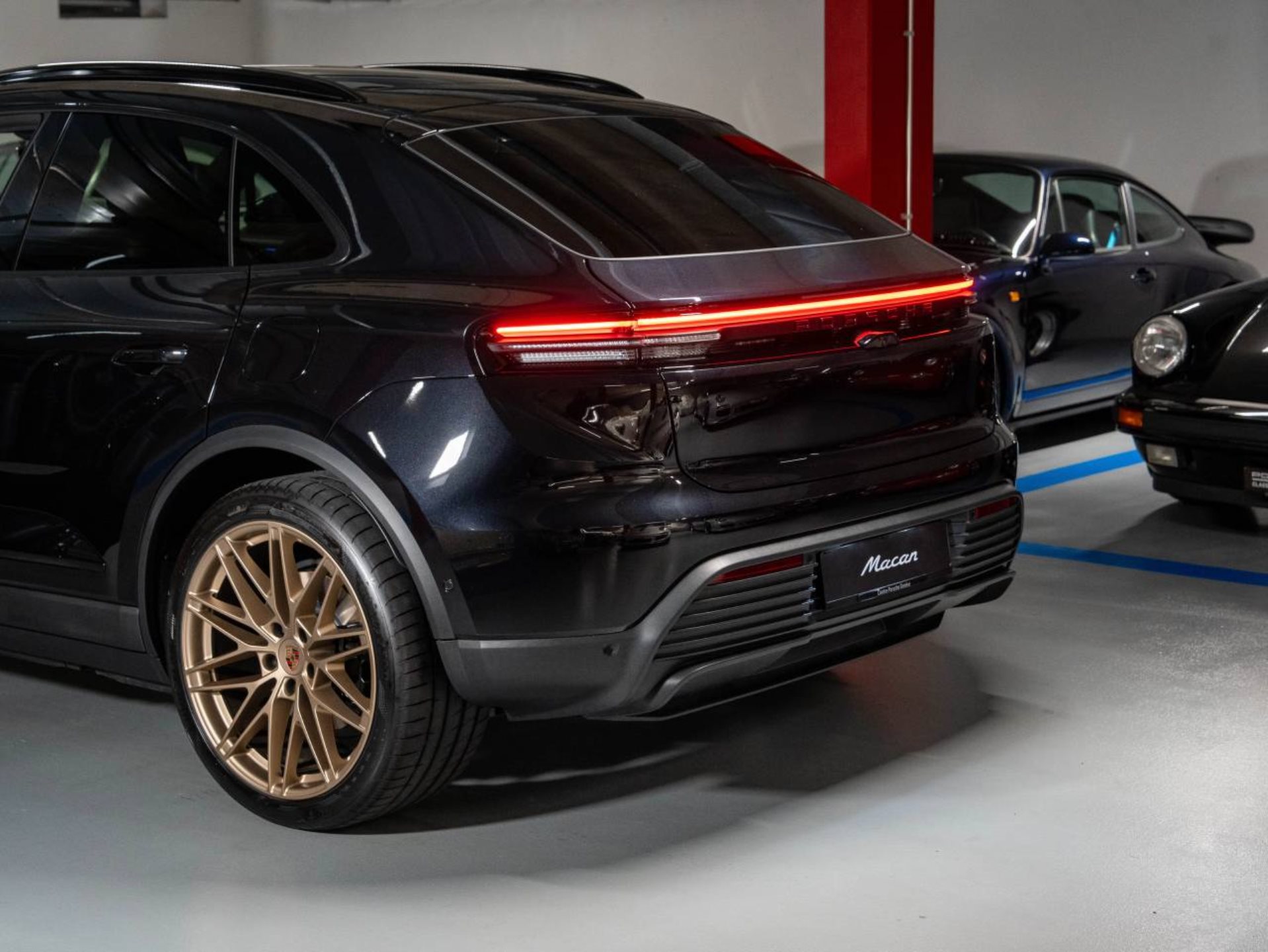 PORSCHE Macan 4-image-27