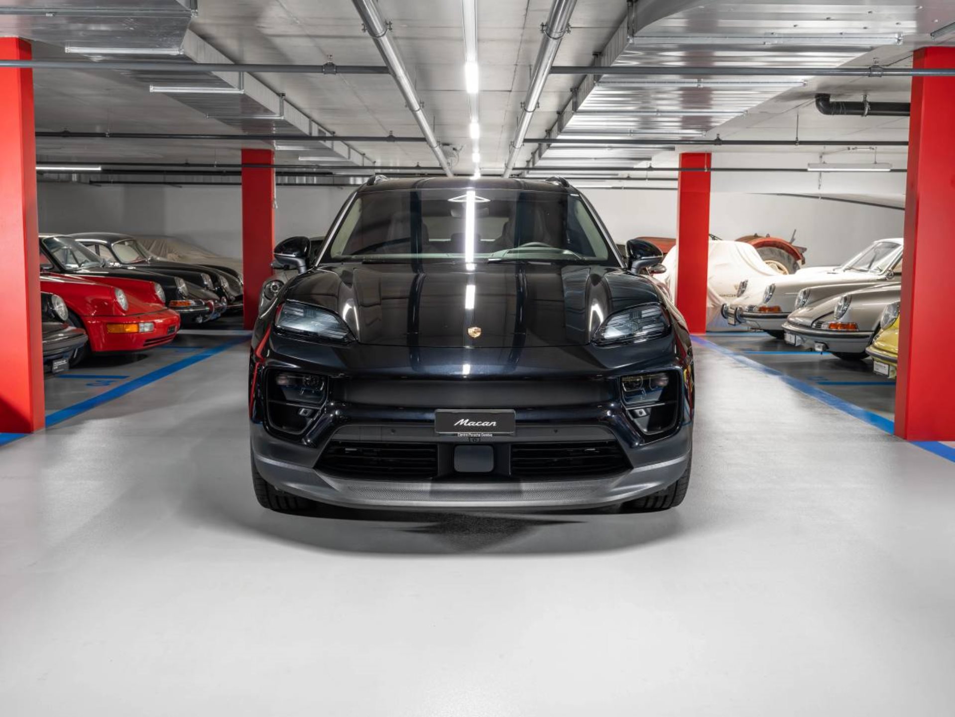 PORSCHE Macan 4-image-1