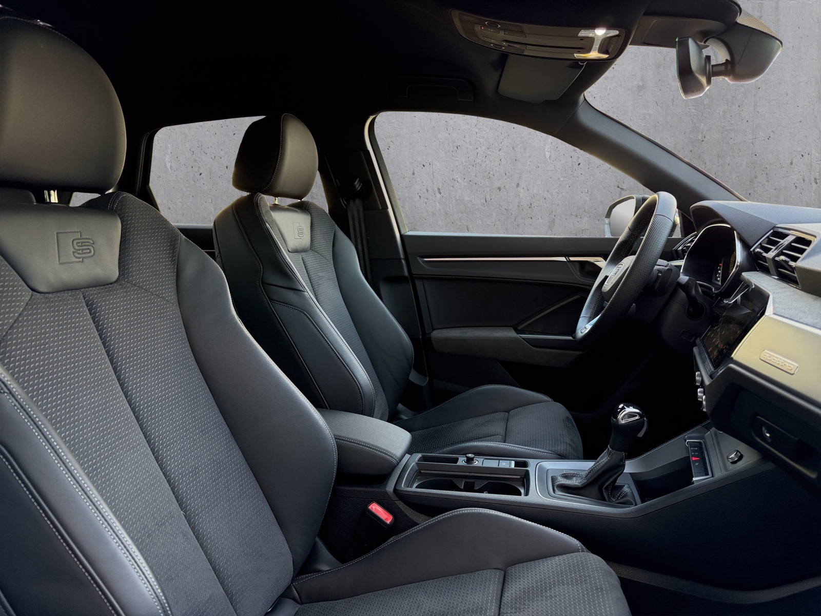 AUDI Q3 40 TDI S line quattro S-tronic-image-7