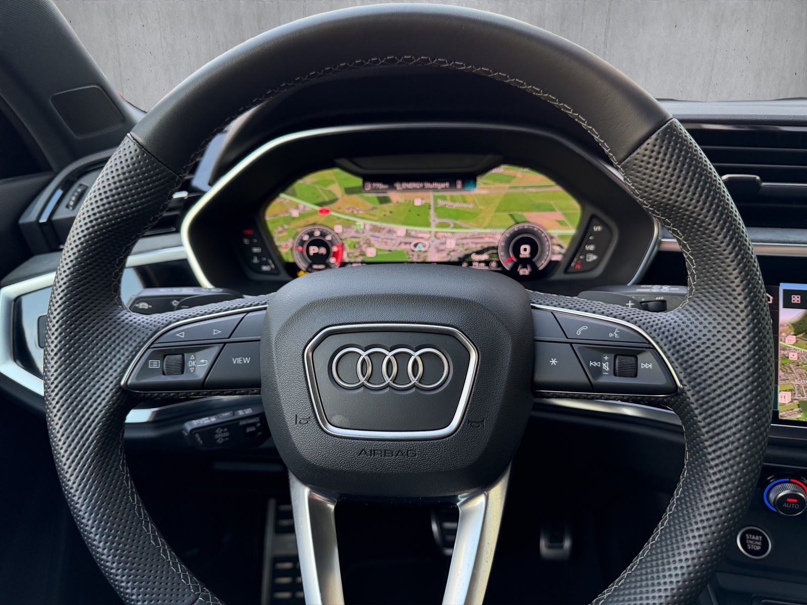 AUDI Q3 40 TDI S line quattro S-tronic-image-10