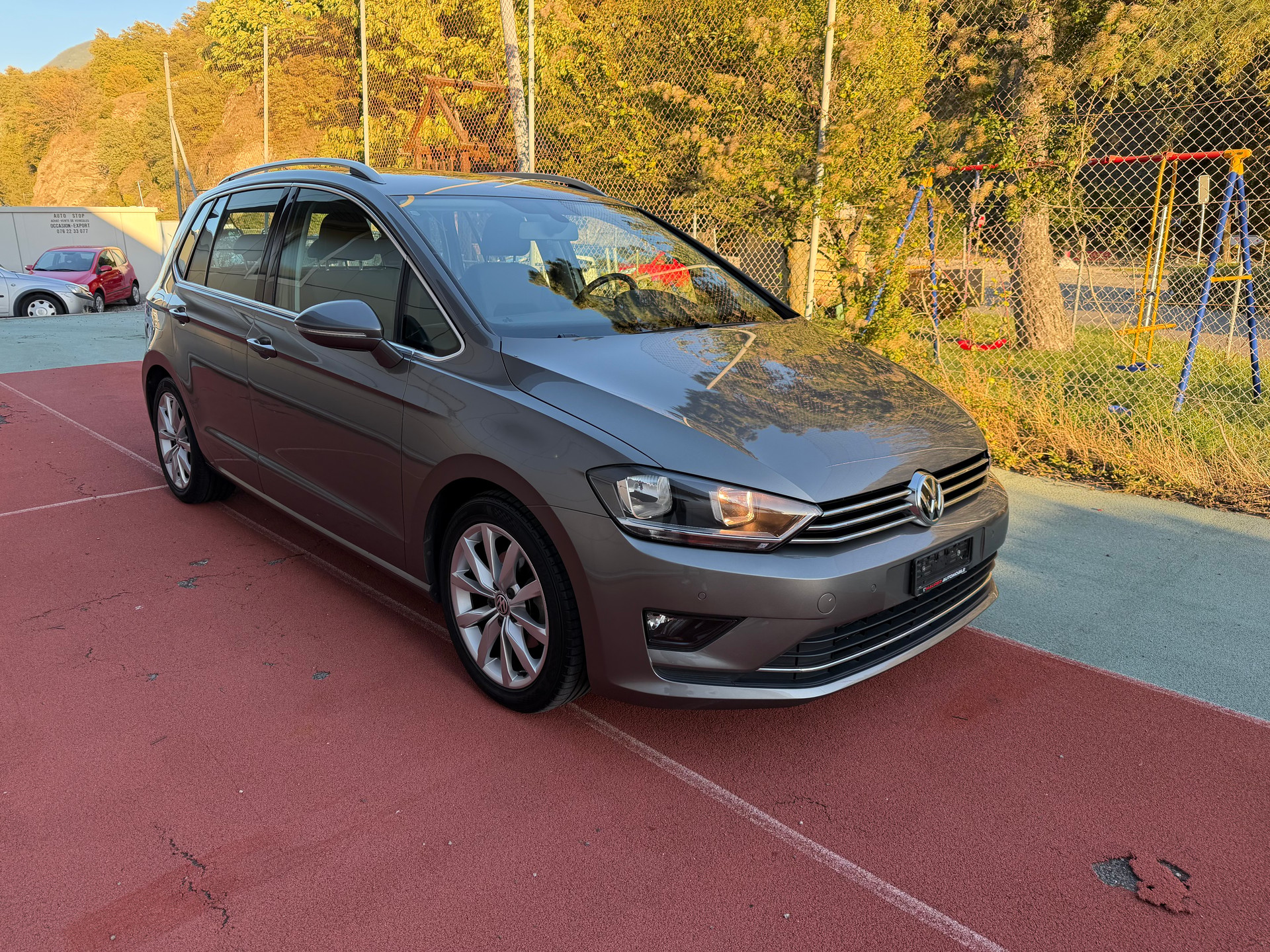 VW Golf Sportsvan 2.0 TDI Highline DSG-image-1