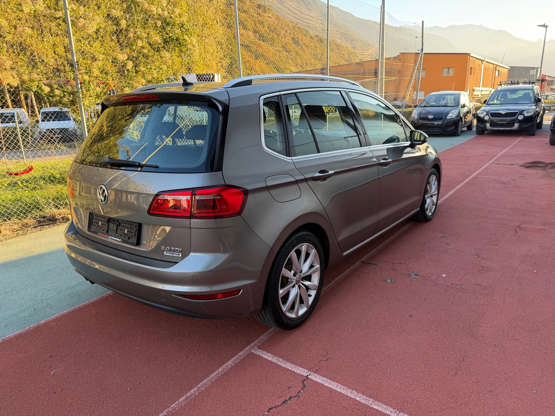 VW Golf Sportsvan 2.0 TDI Highline DSG-image-3