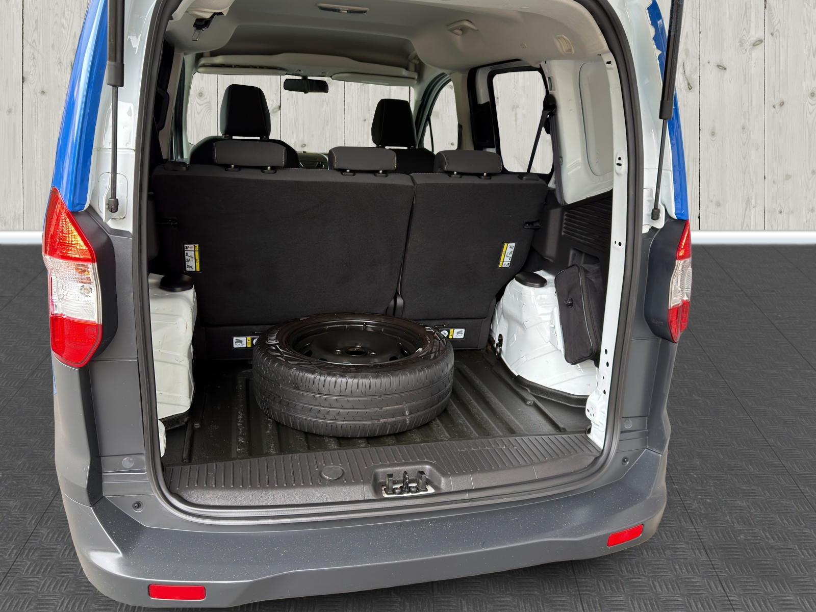 FORD Transit Courier Combi 1.5 TDCi Ambiente-image-14